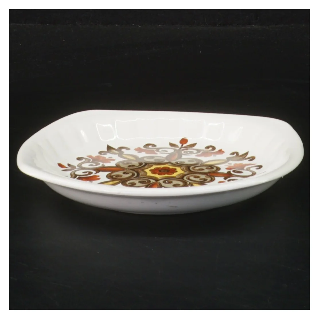 Keramisk lille tallerken med mønster fra Palissy (str. 12,5 cm)