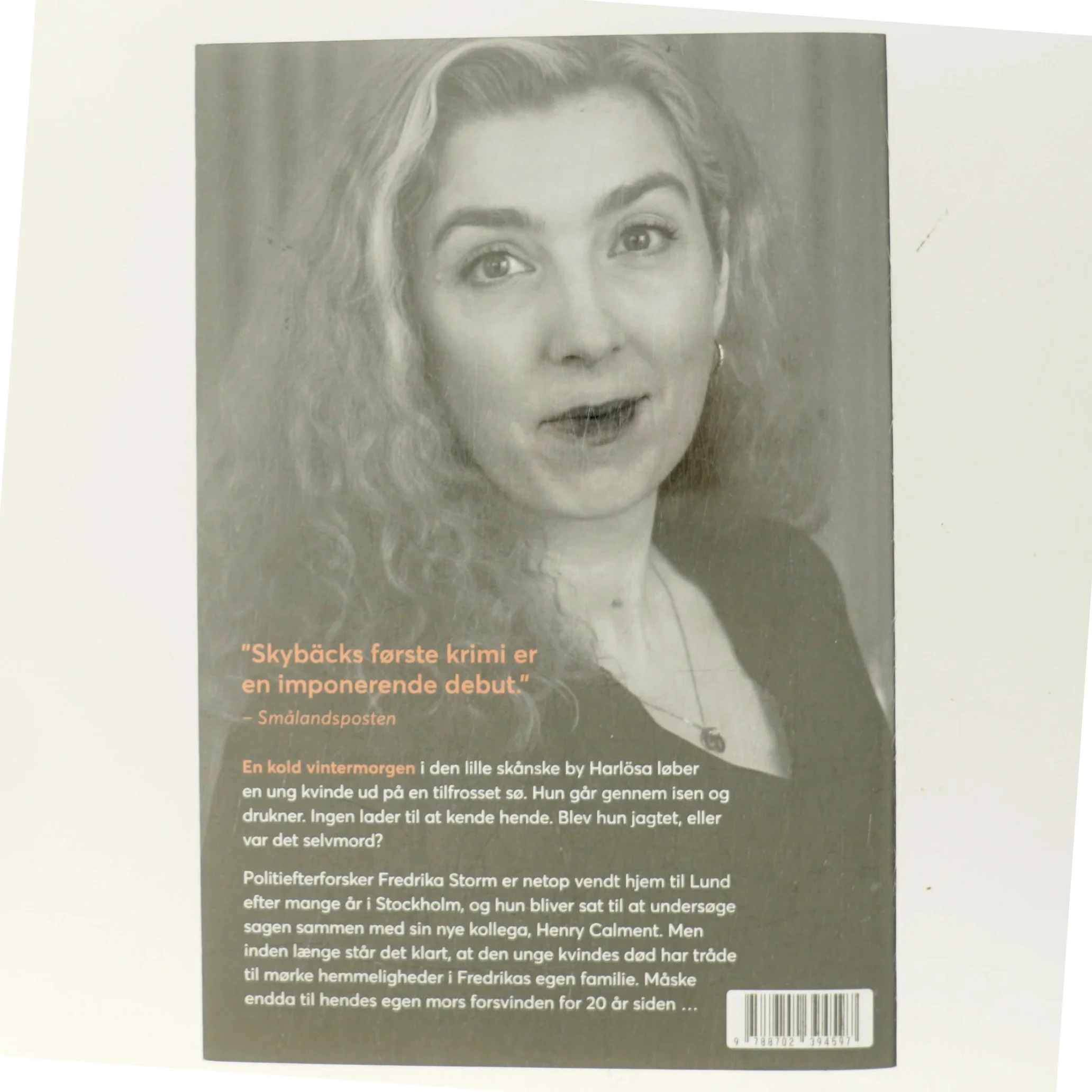 Kvinden på isen af Frida Skybäck (f. 1980) (Bog)