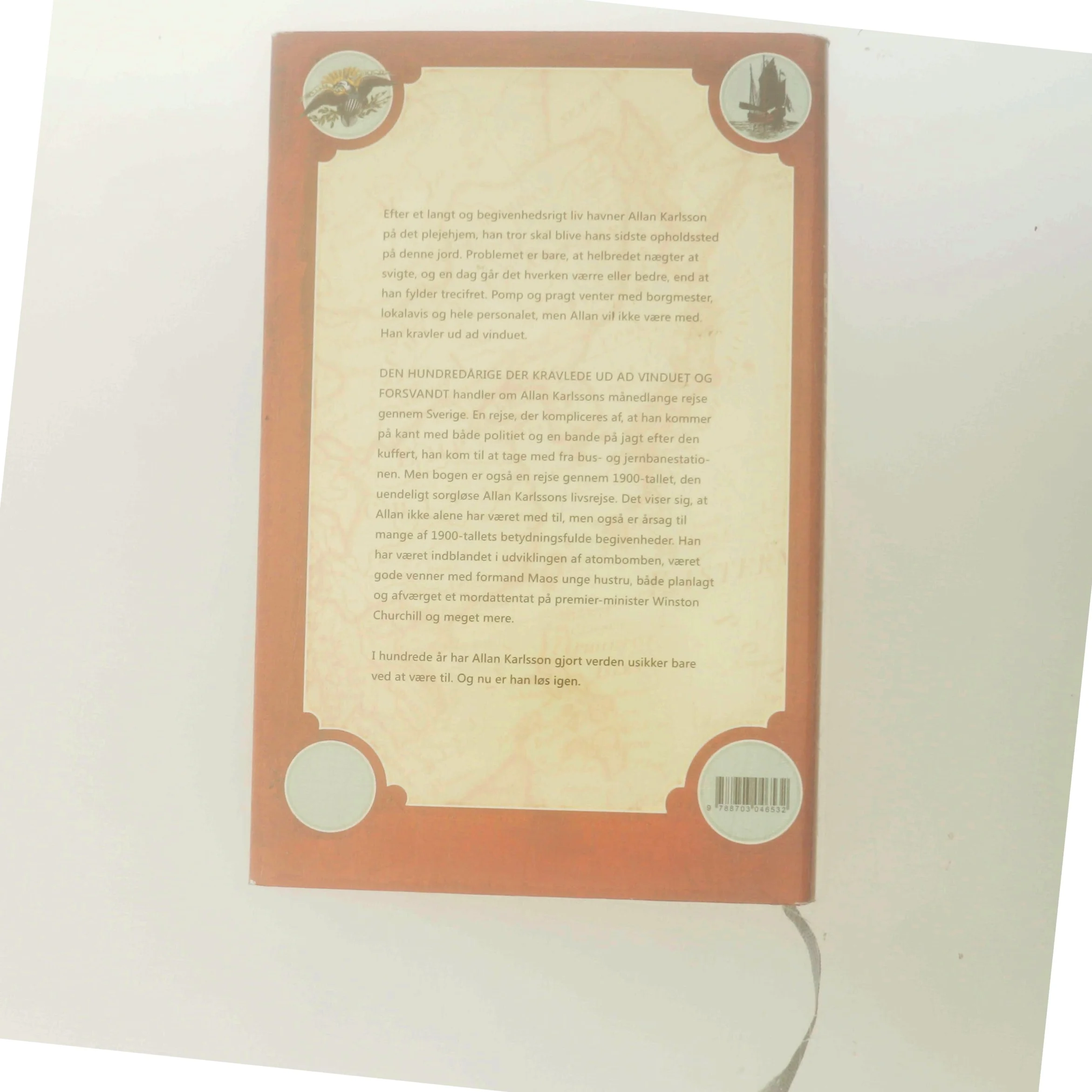 Den hundredårige der kravlede ud ad vinduet og forsvandt af Jonas Jonasson (Bog)