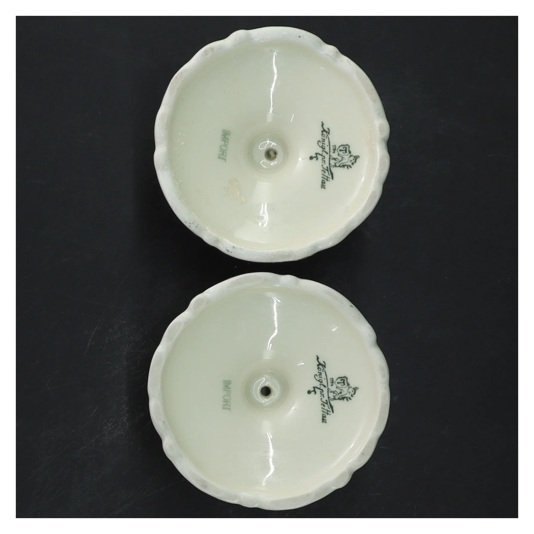 Porcelænslysestager med blomstermønster (str. Ø 8x6,5 cm)