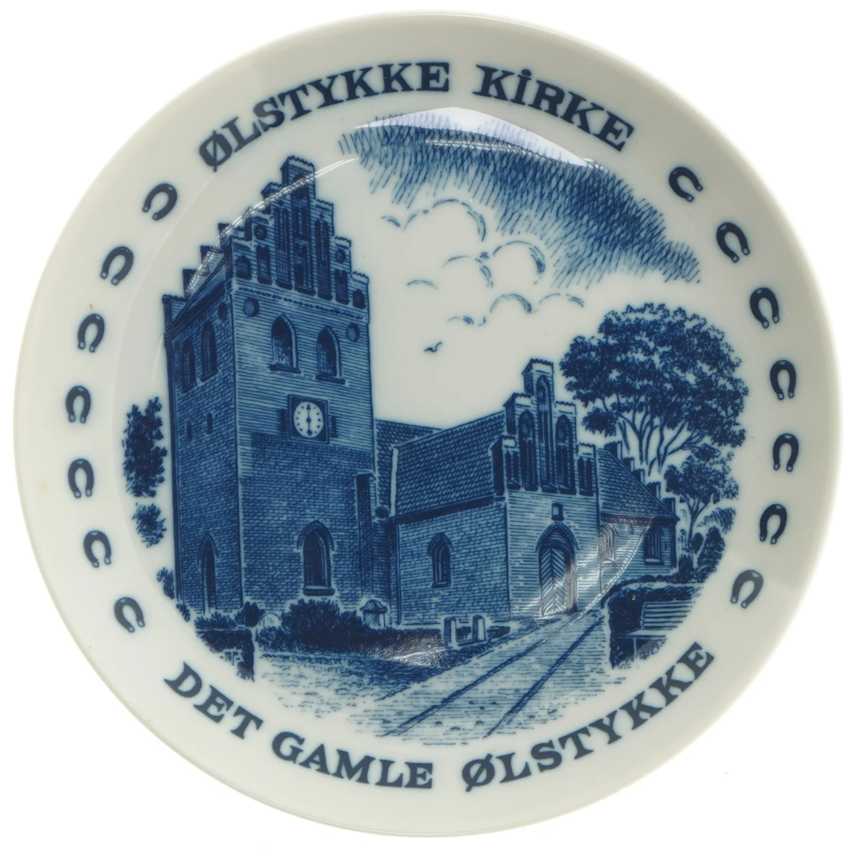 Årsplatte Ølstykke Kirke 1983 fra Lise Porcelain (str. Ø 19,5 cm)