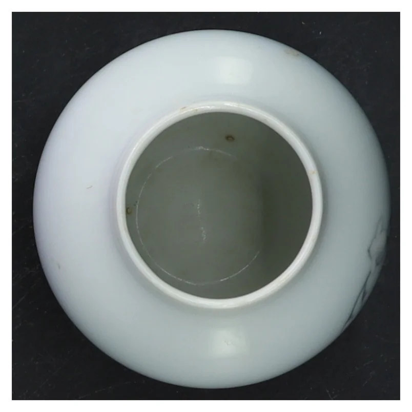 Porcelænsvase med blomstermotiv fra Bing & Grøndahl (str. 8,5 cm)