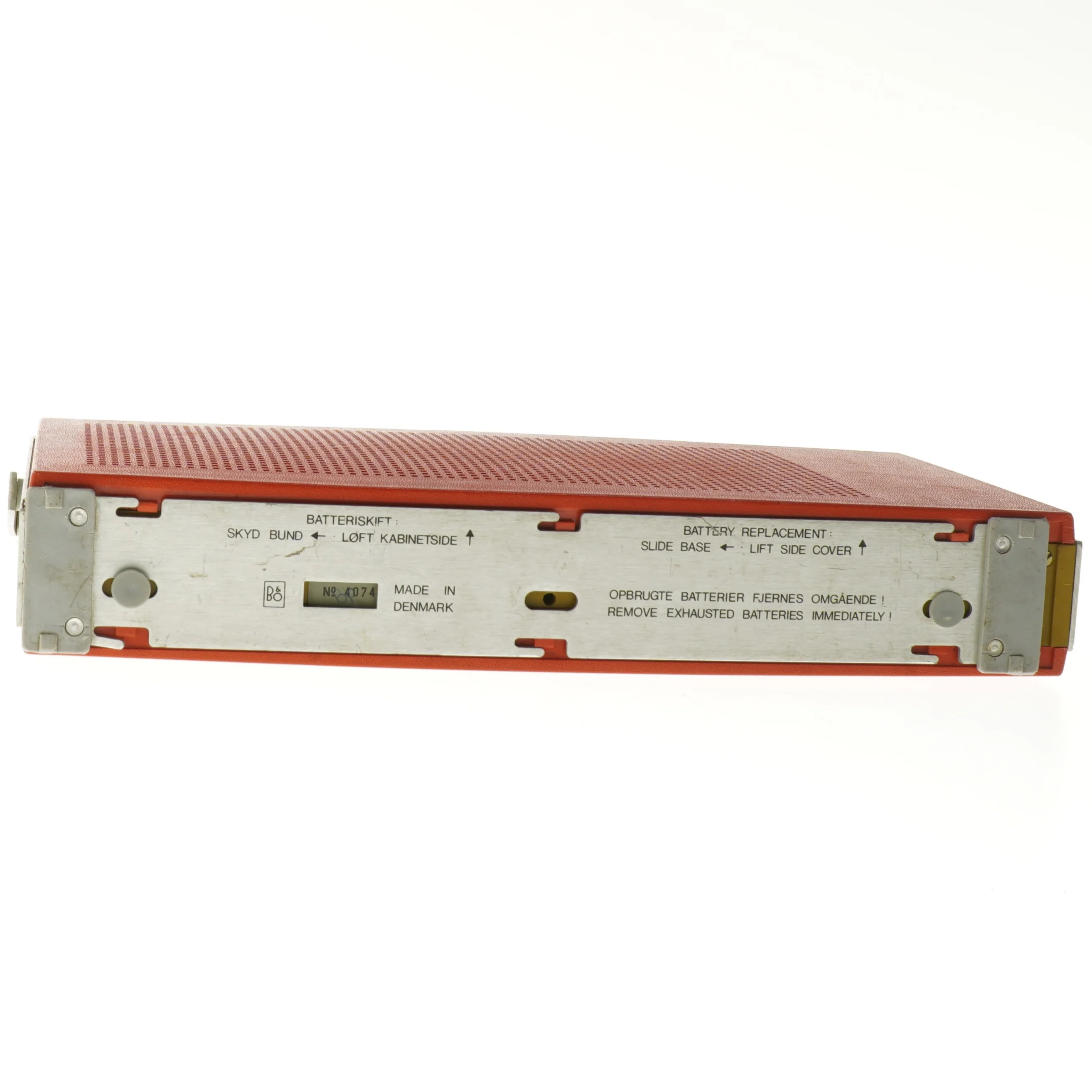 BÆRBAR ORANGE RADIO fra Bang & Olufsen (str. 33,5x15x5,5 cm)