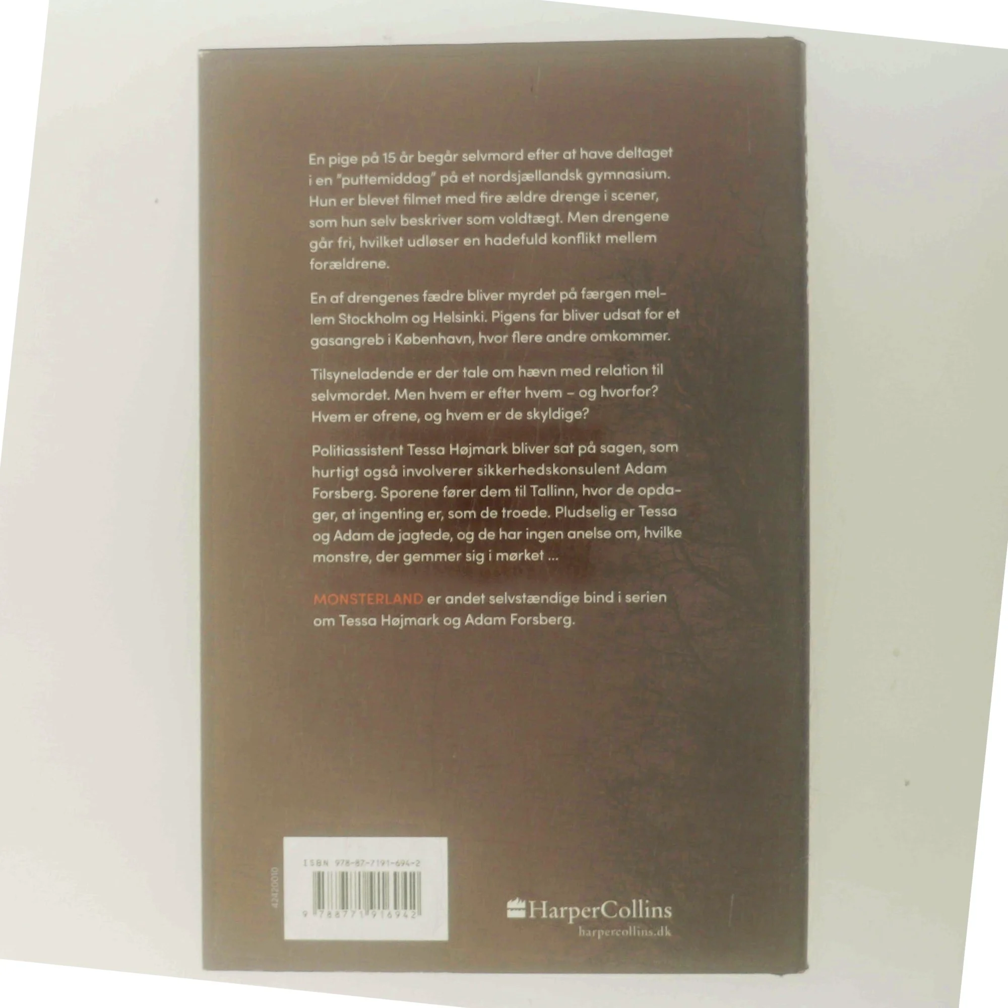 Monsterland : thriller af Mikael R. Lindholm (f. 1961) (Bog)