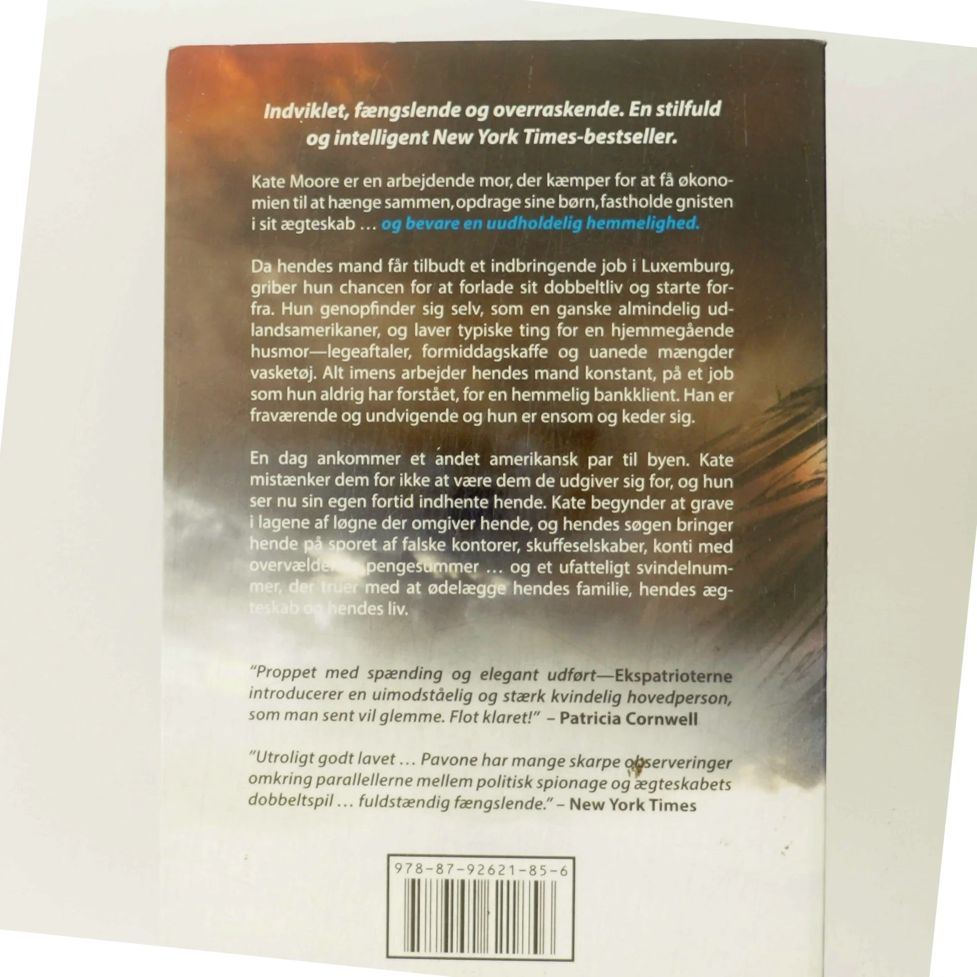 Ekspatrioterne af Chris Pavone (Bog)