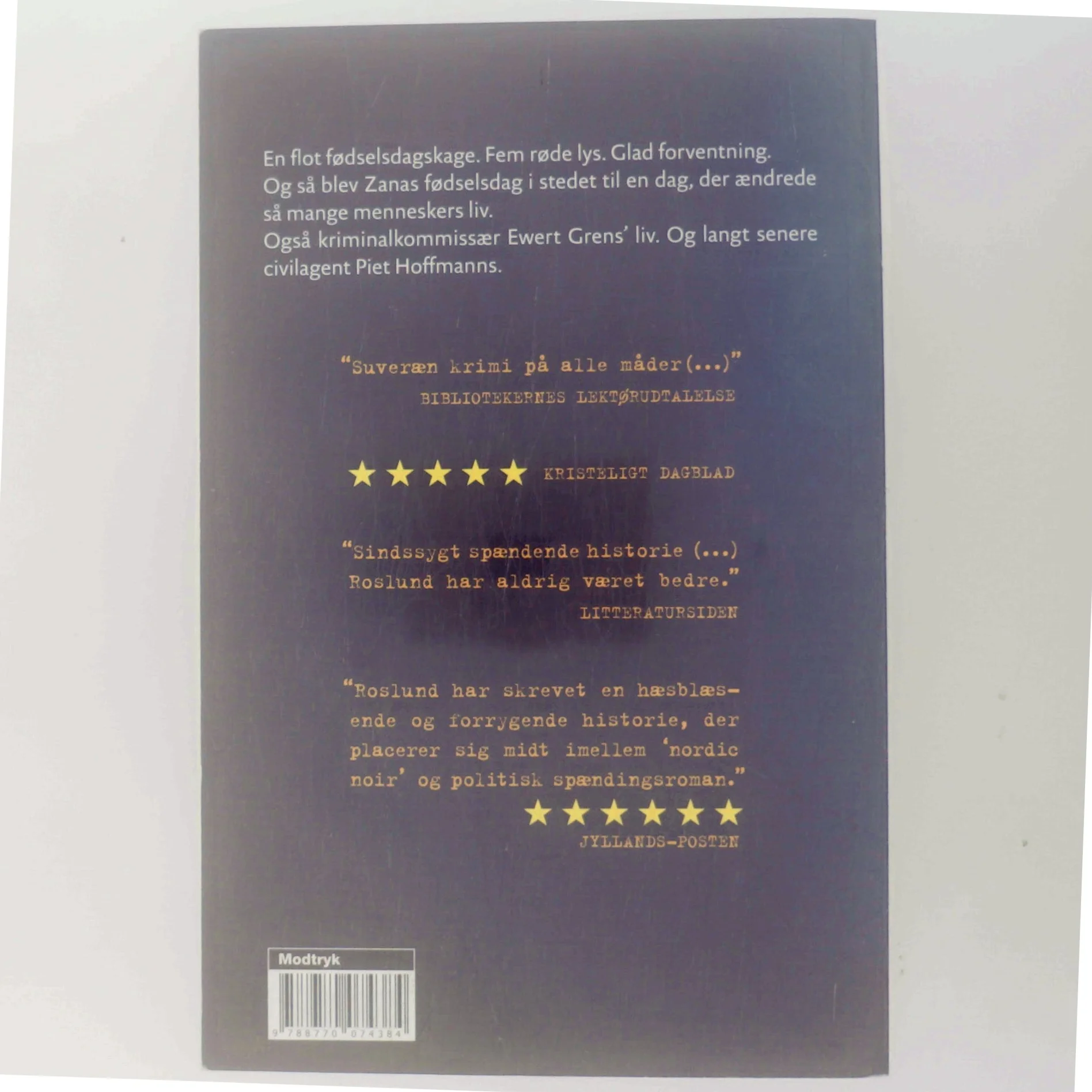 Hun skal leve af Anders Roslund (Bog)