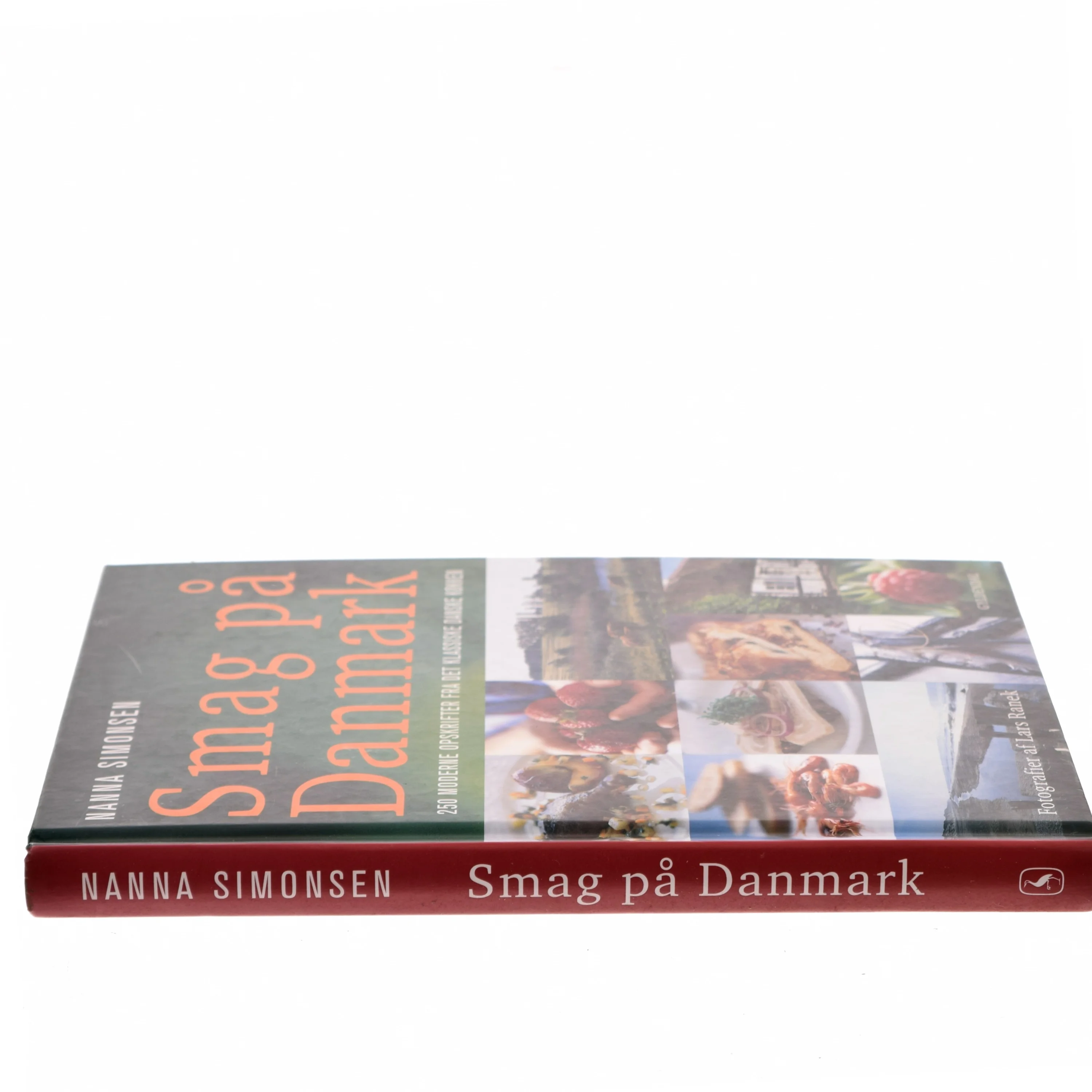 Smag på Danmark : 250 moderne opskrifter fra det klassiske danske køkken af Nanna Simonsen (Bog)