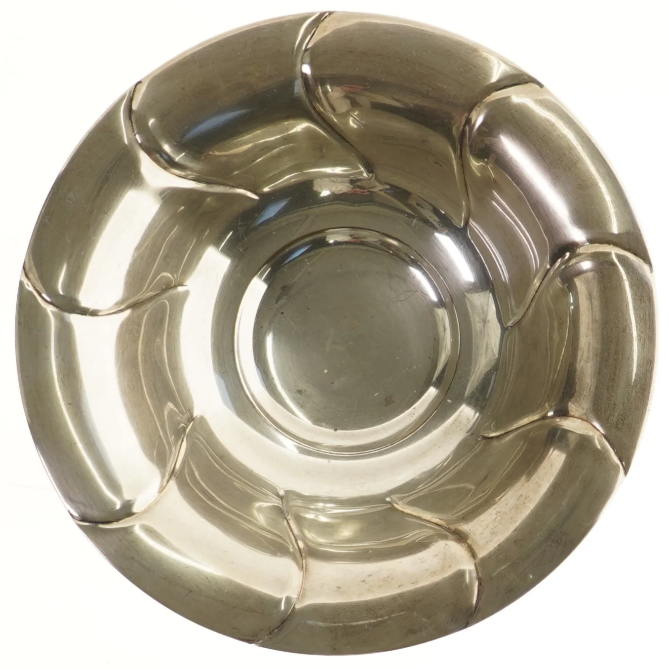 Sølvskål med dekorative detaljer (str. Ø 25,5 cm)