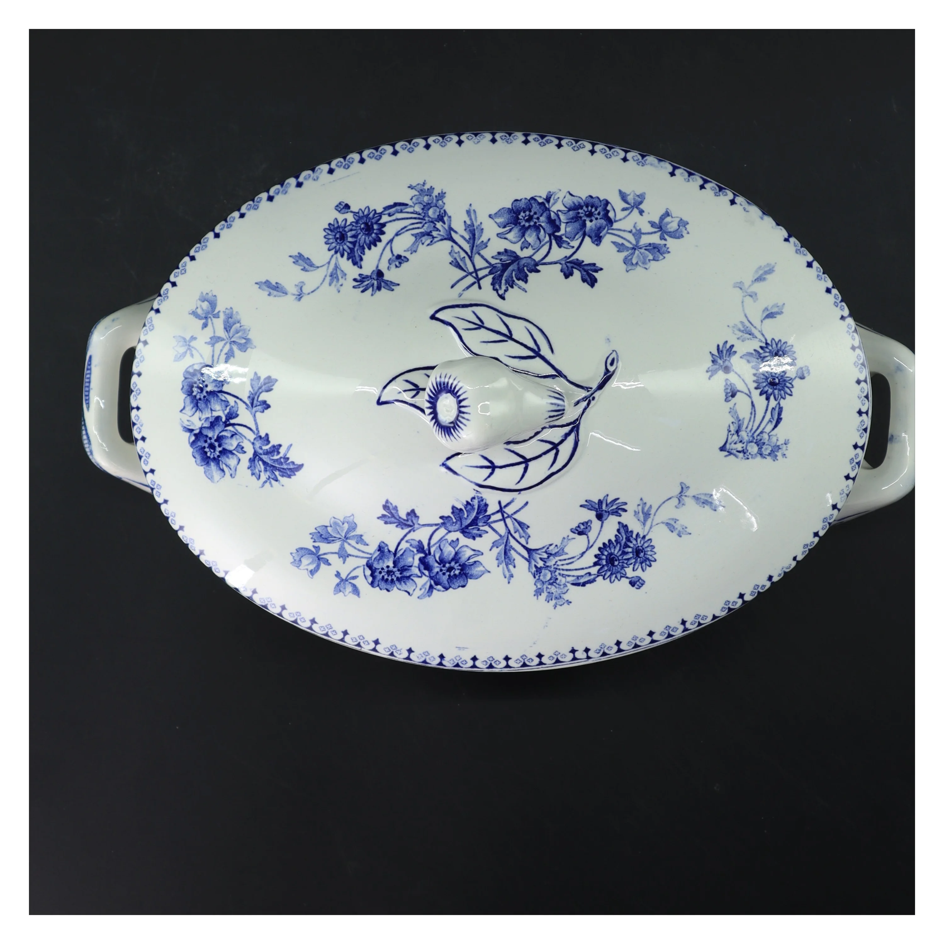 Porcelæn serveringsskål med låg fra ERIK SAREDLER FAENCE (str. 30x18 cm)