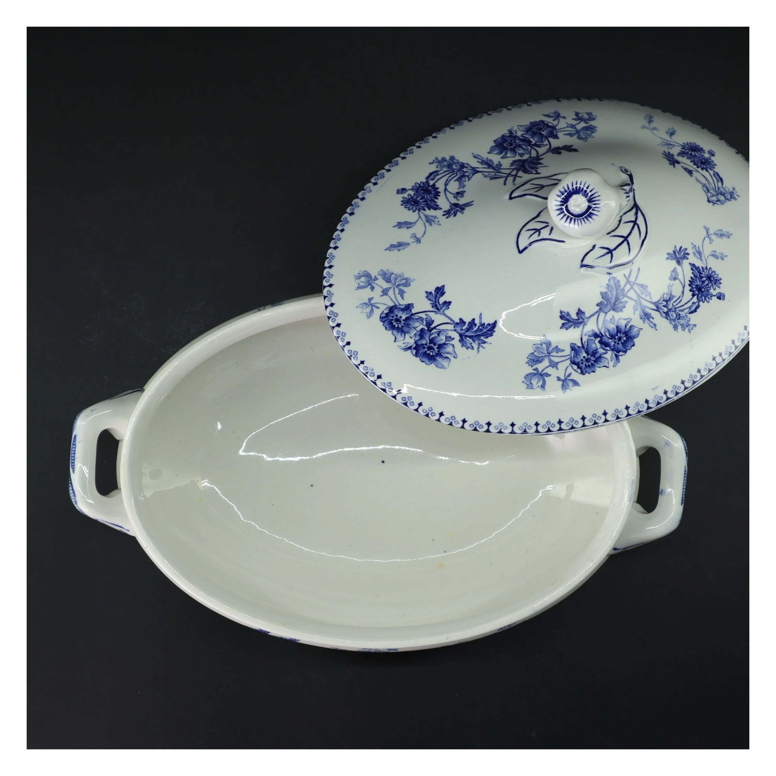 Porcelæn serveringsskål med låg fra ERIK SAREDLER FAENCE (str. 30x18 cm)