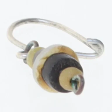 Ørering med perler (str. 2,5 cm)