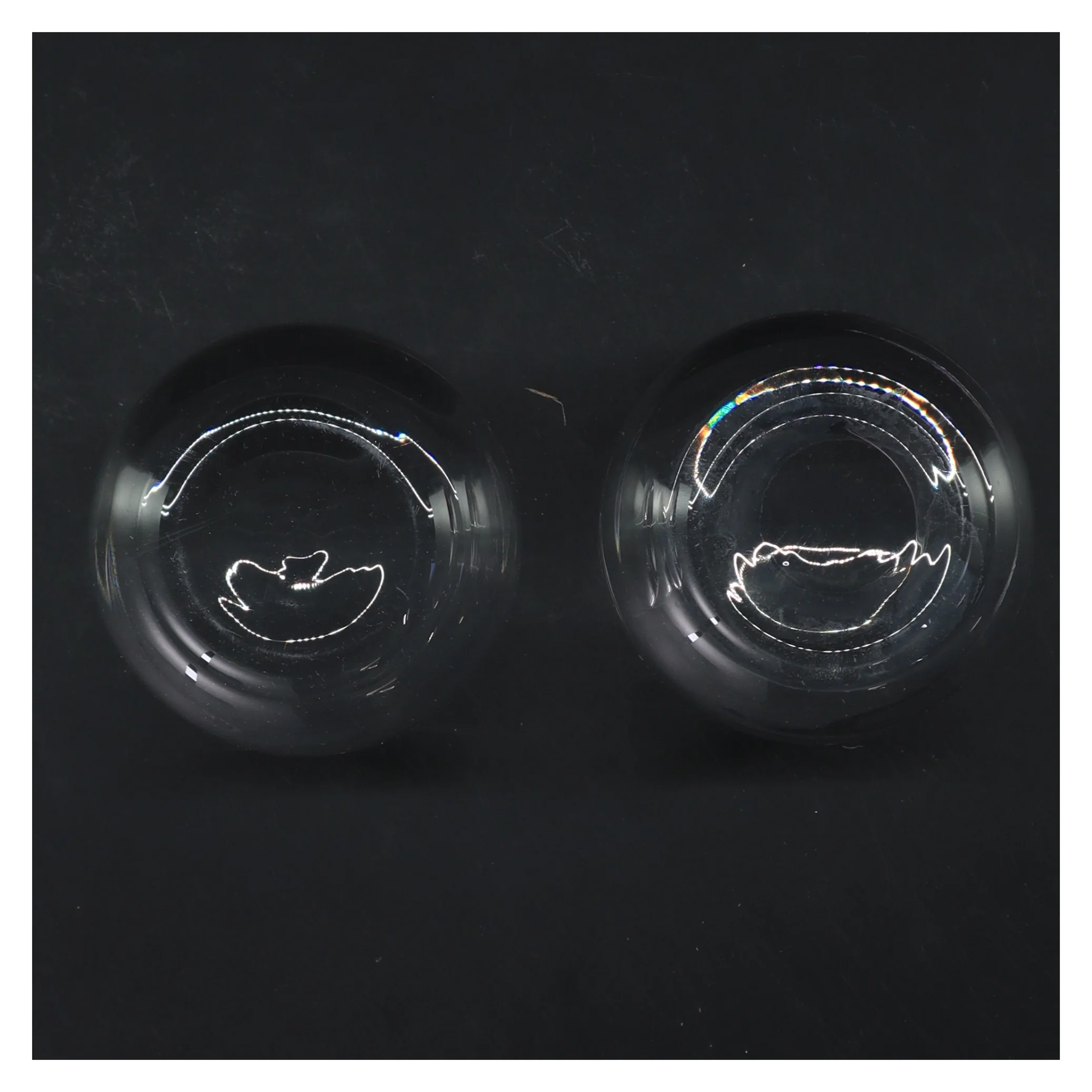 Sæt af to drikkeglas (str. 2 stk Ø 6,5 cm længde 10 cm)