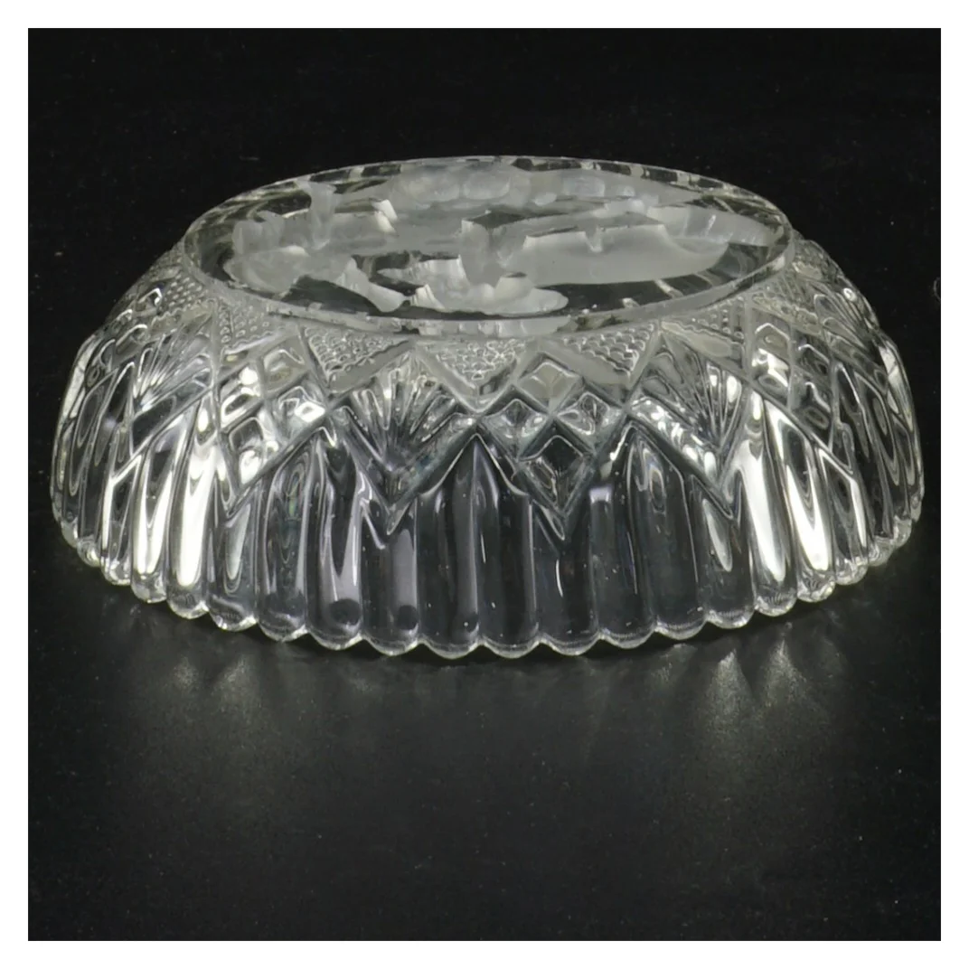 Krystal skål med dekorativ kant (str. 11 x 3 cm)