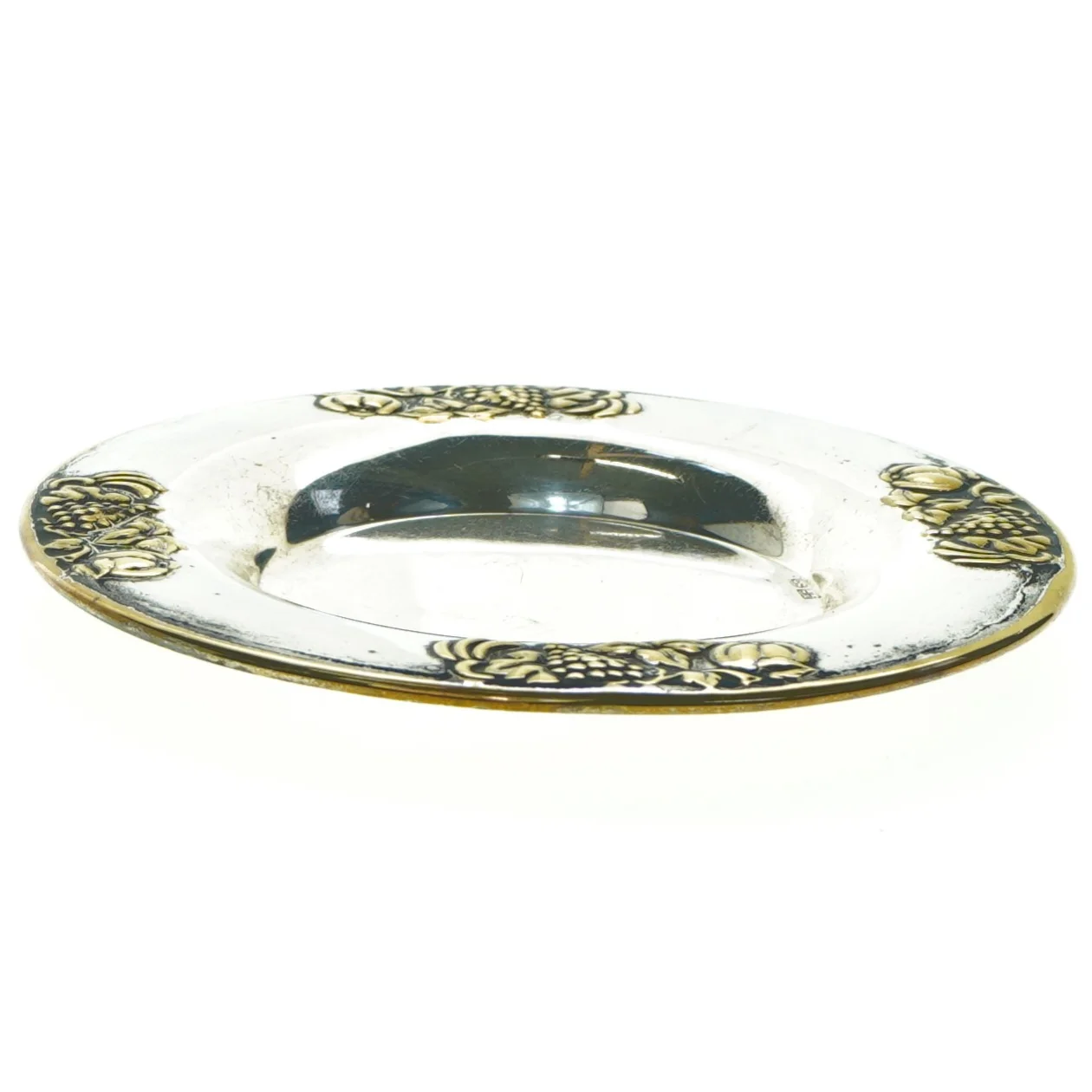 Dekorativ sølvfarvet minitallerken (str. Ø 16 cm)