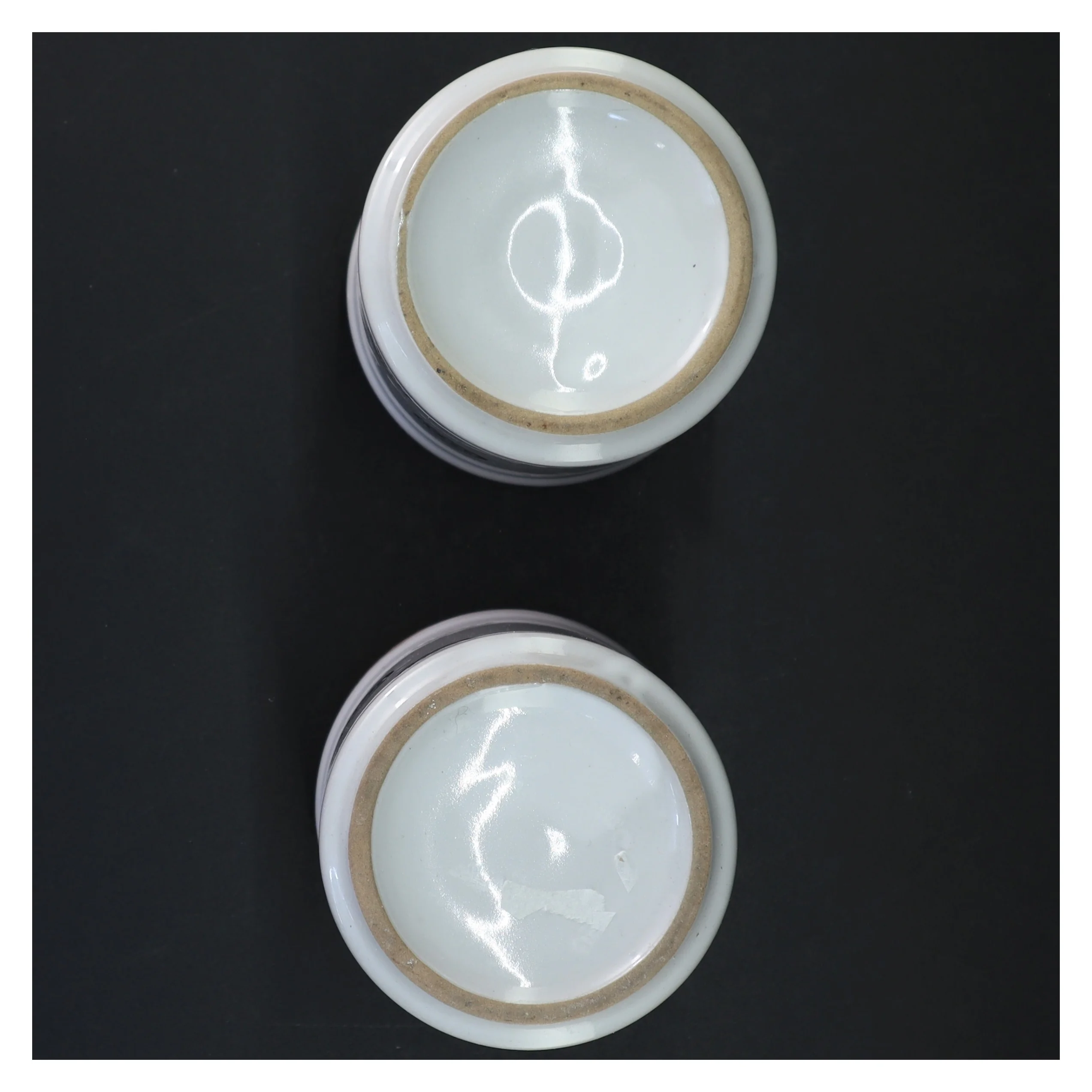 Krukker med trælåg (str. 13 x ø 9,5 cm)