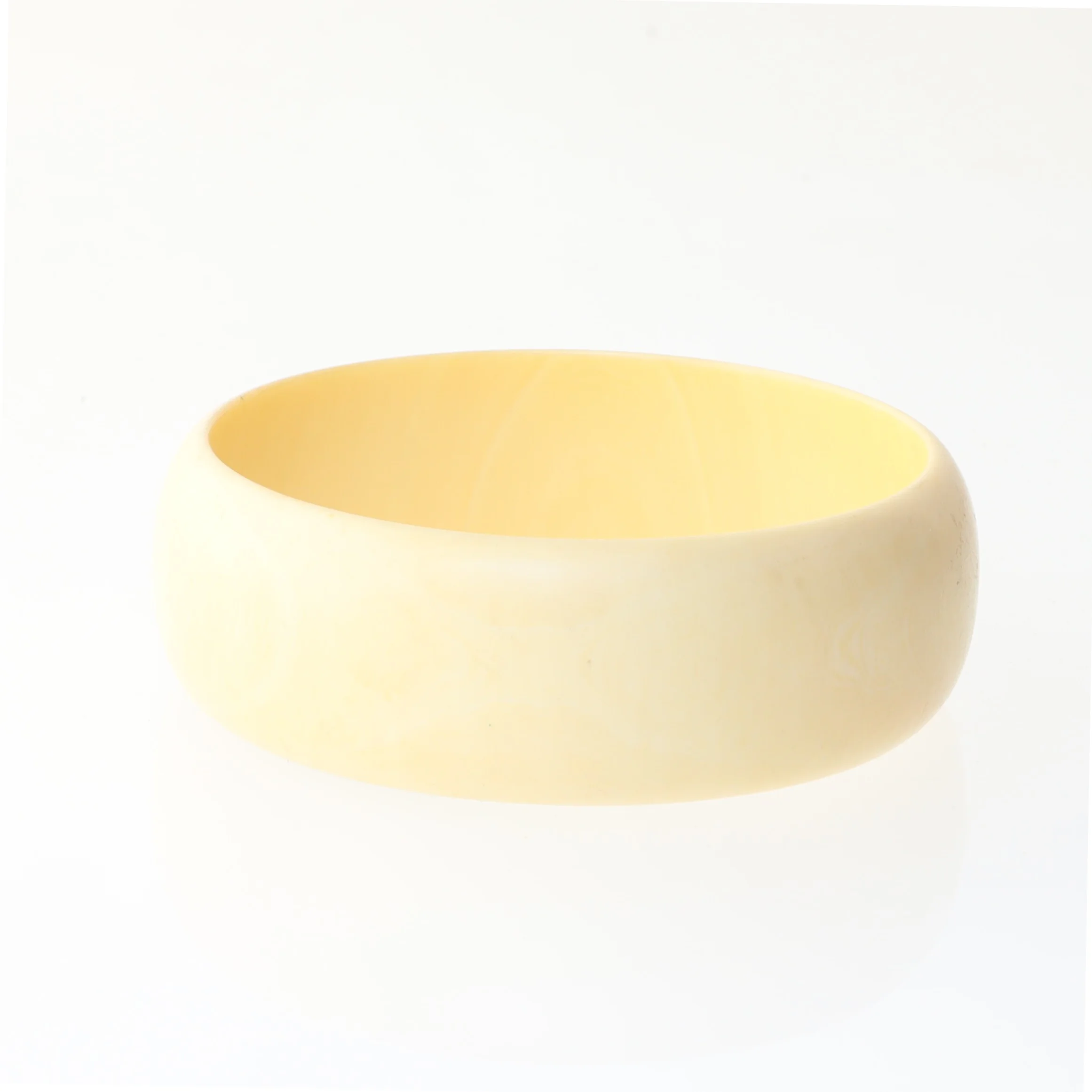 Gult armbånd (str. Ø 8 cm)