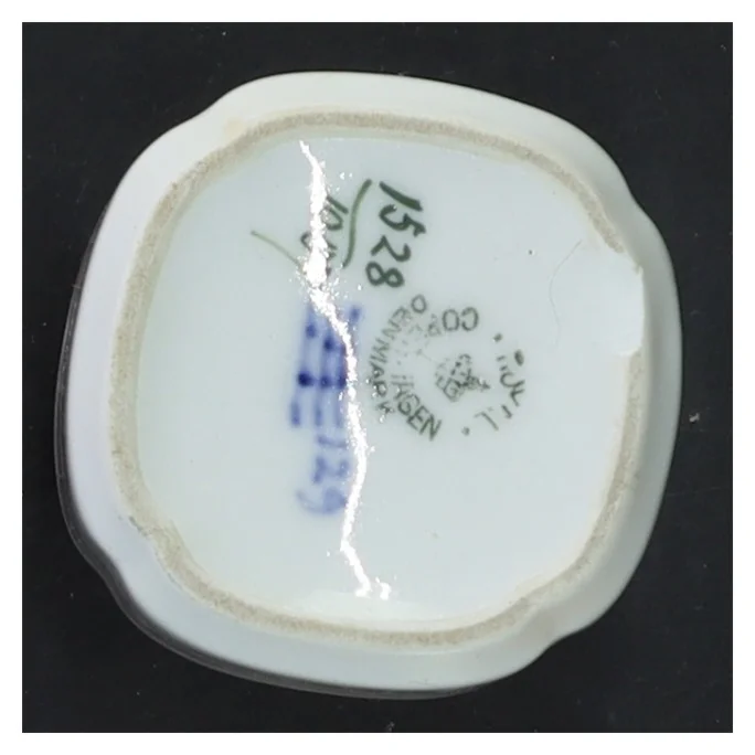 Porcelæn krus med sommerfugle fra Royal Copenhagen (str. 6x5,5 cm)