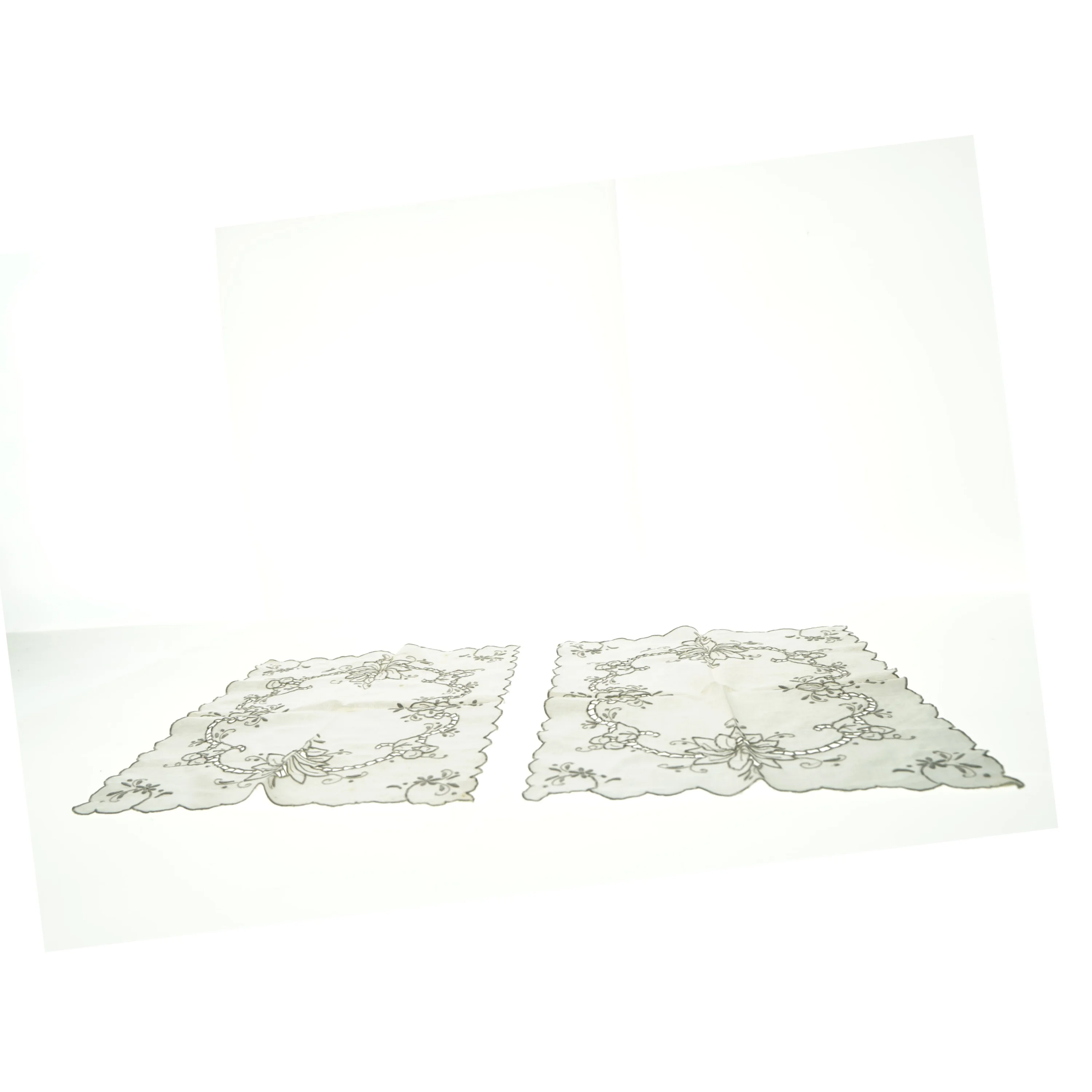 Broderede duge (str. 47 x 31 cm)