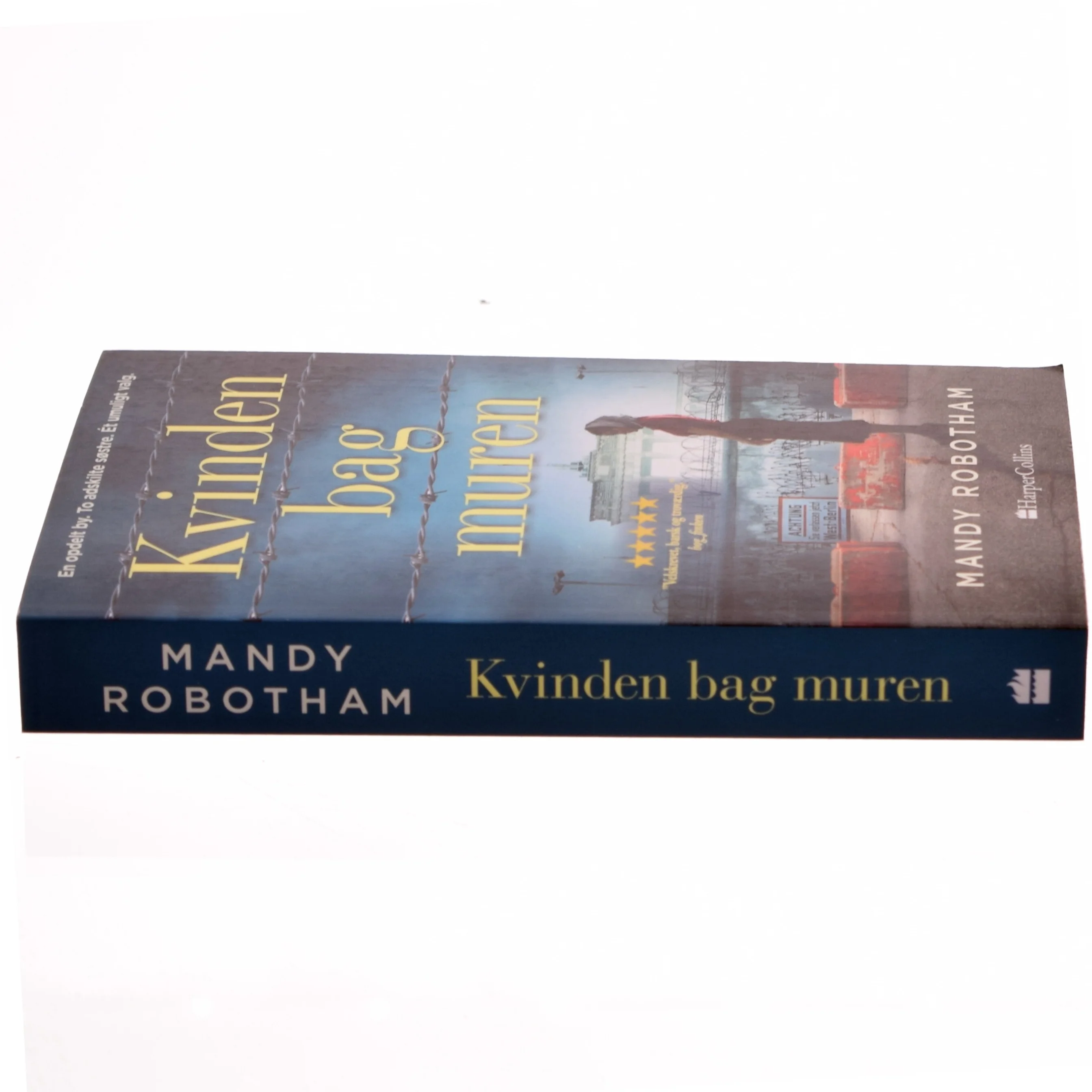 Kvinden bag muren af Mandy Robotham fra HarperCollins