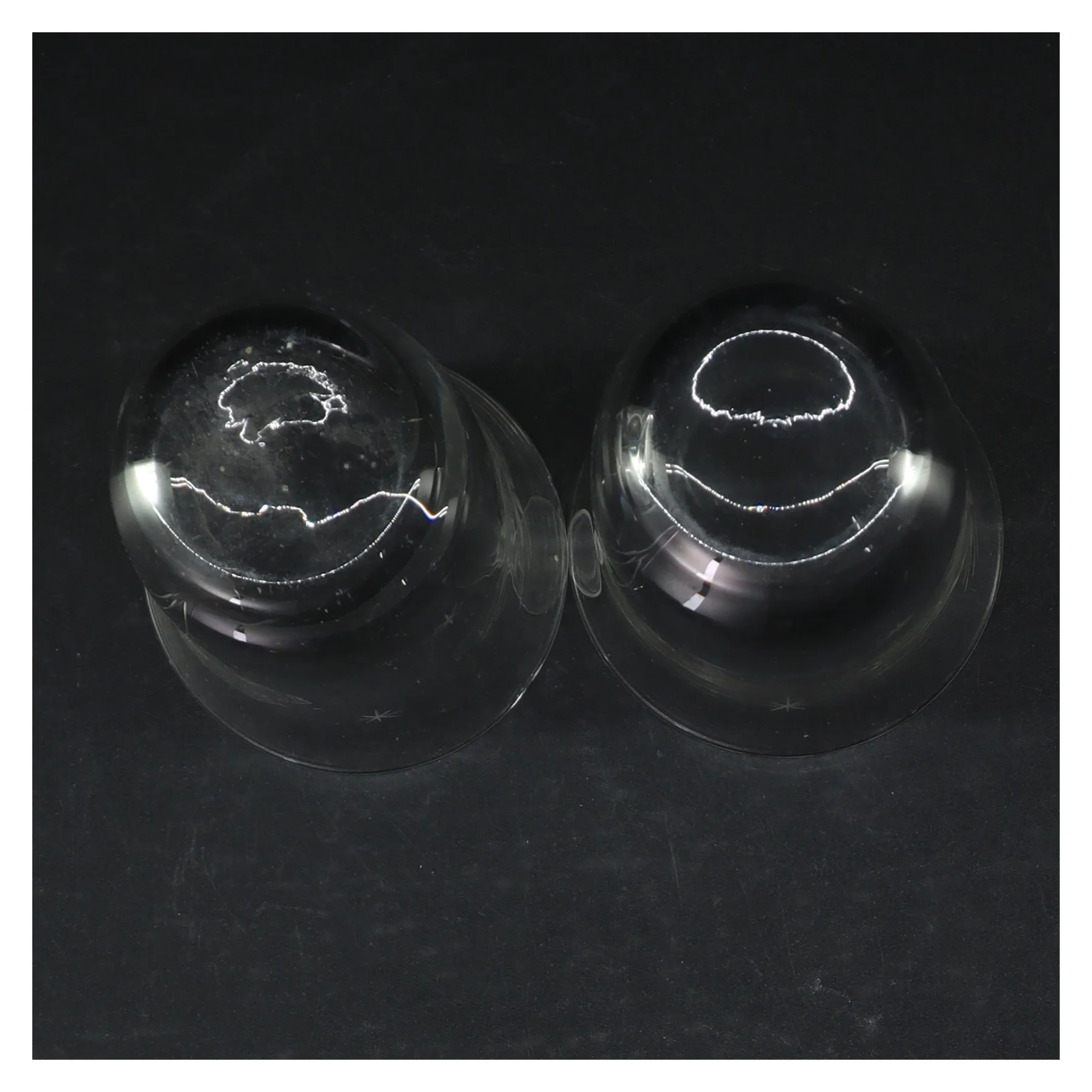 Gravérede glas (str. Ø 9 cm. længde, 12 cm)