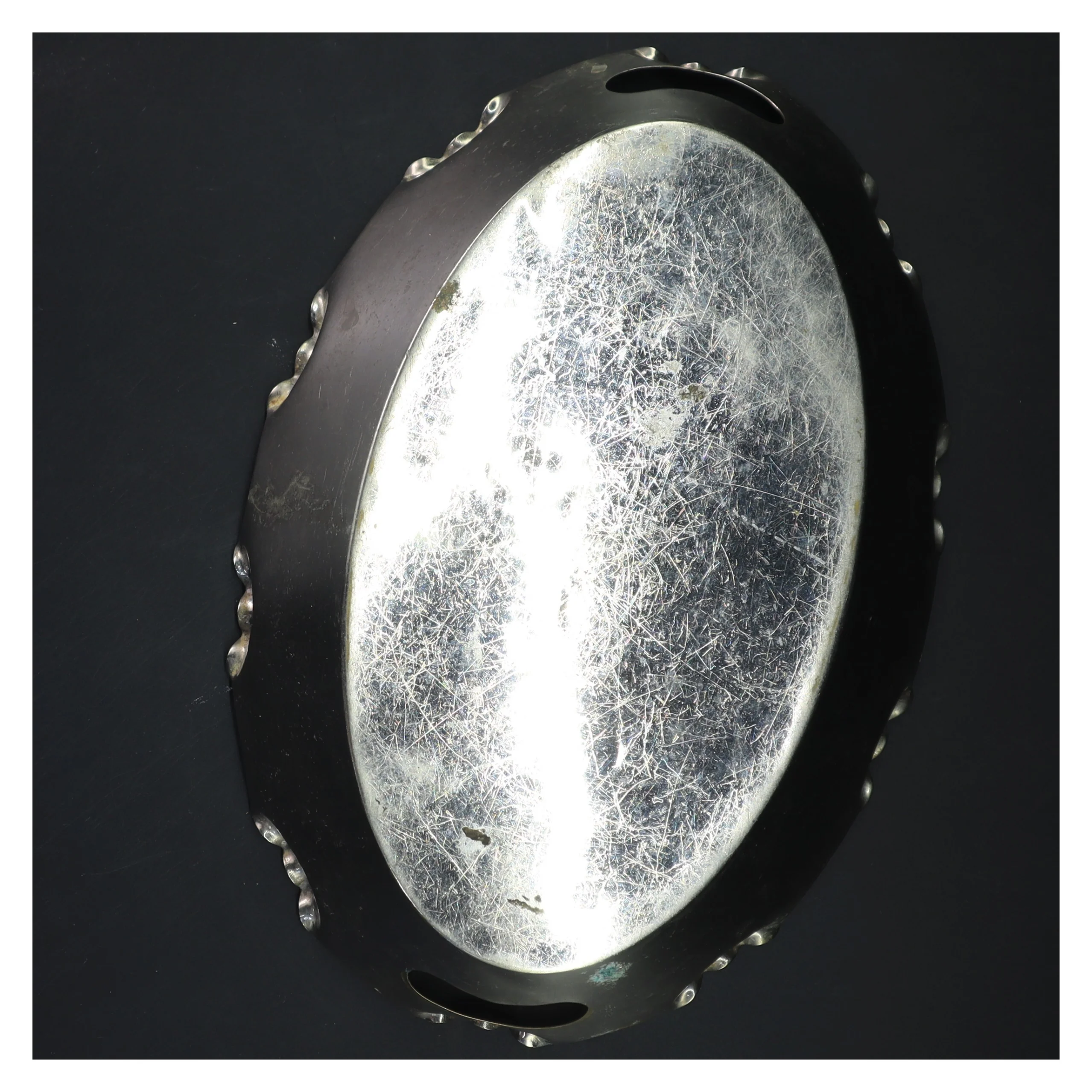 sølvfarvet serveringsfad (str. 26x18x5cm)