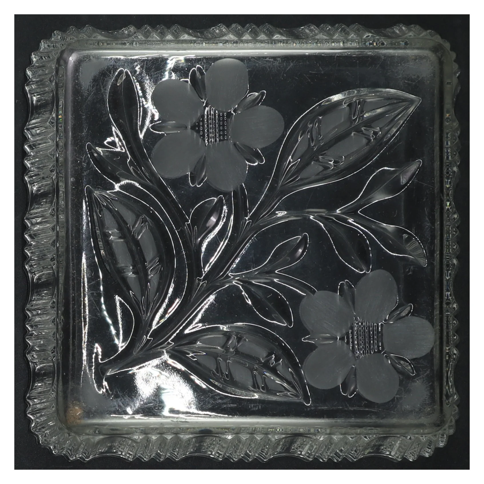 Glasfad med blomstermotiv (str. 17 x 17 cm)