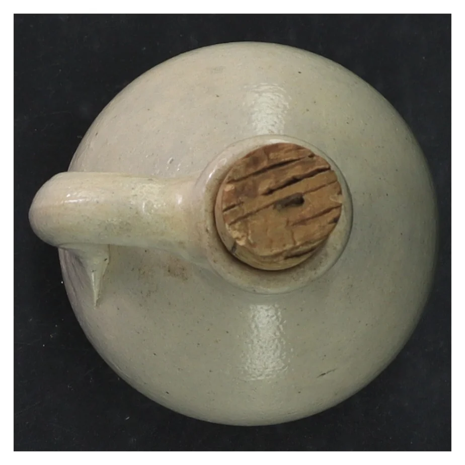 Keramikflaske med prop (str. H. 13 cm)