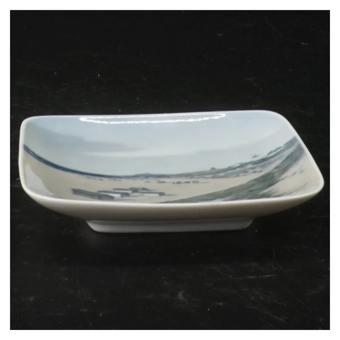 Lille fad/askebæger fra Royal Copenhagen (str. 10 x 10 cm)