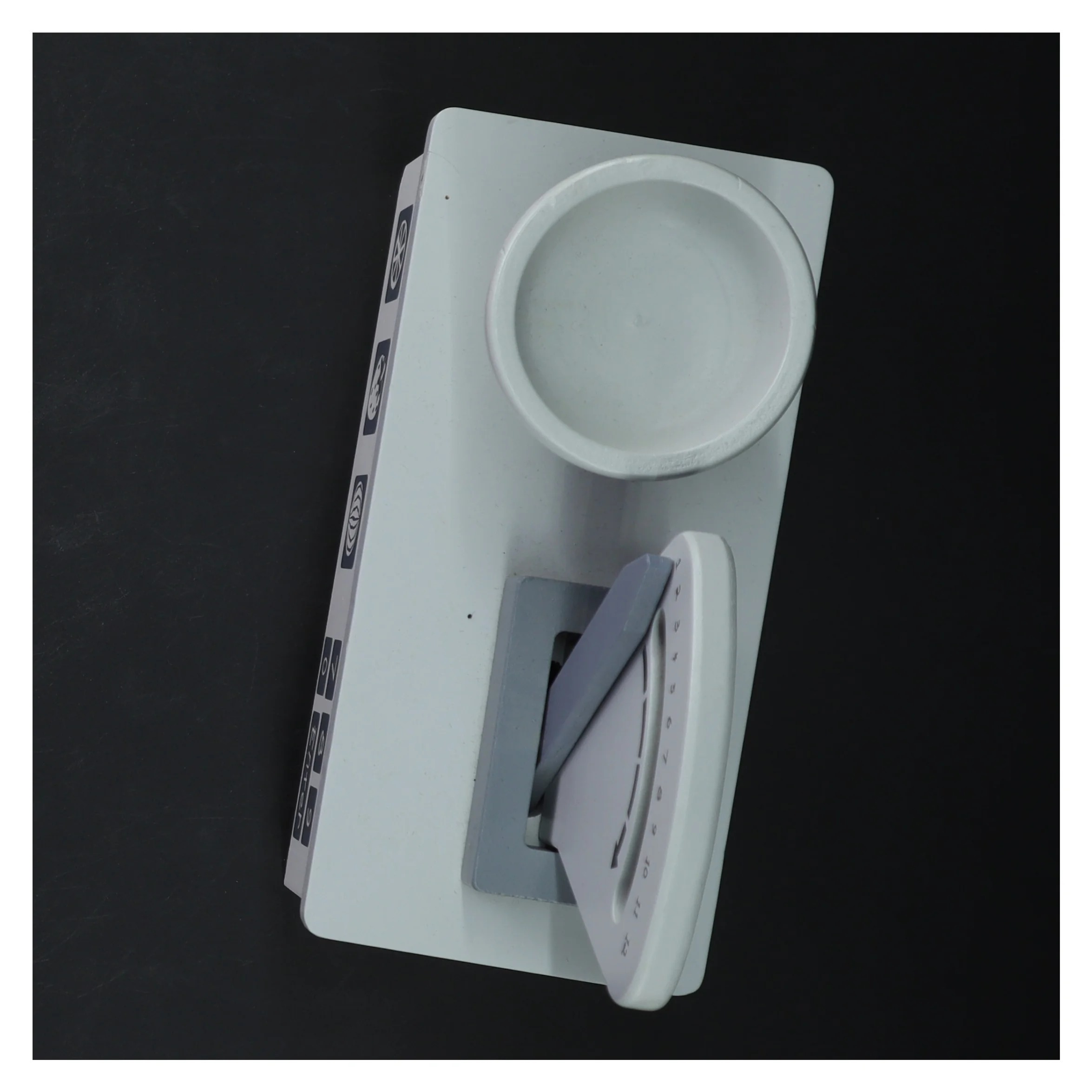 Legetøj Vægt med trykknapper og skål fra Nethro (str. 18x9 cm)