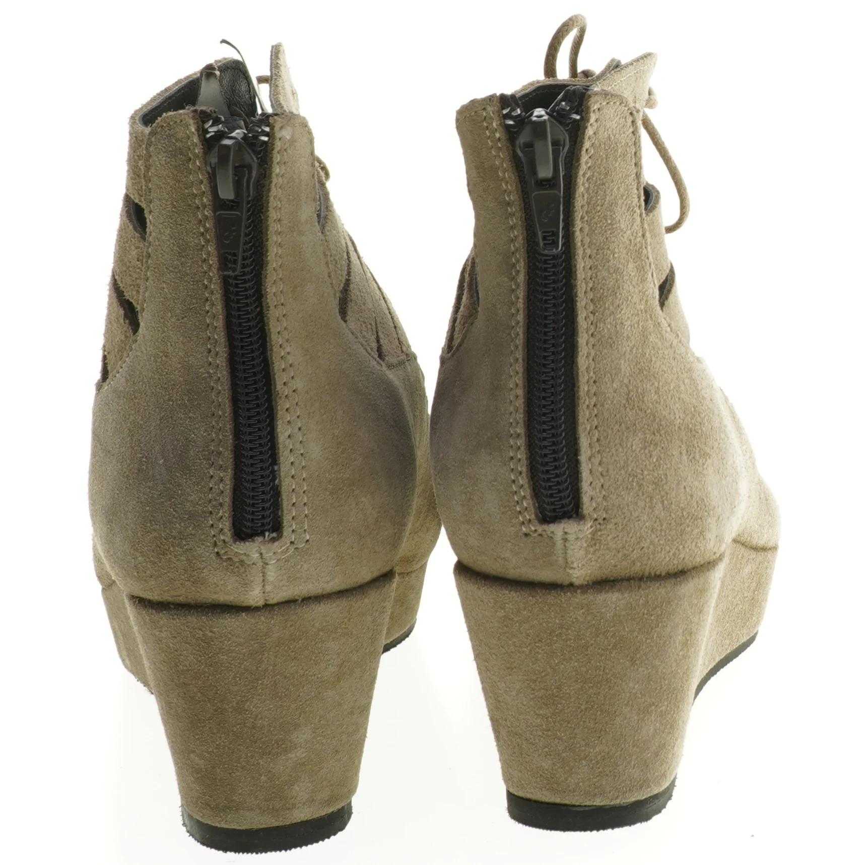 Højhælede åbne støvler i ruskind fra Bdk (str. Længde, 27 cm)