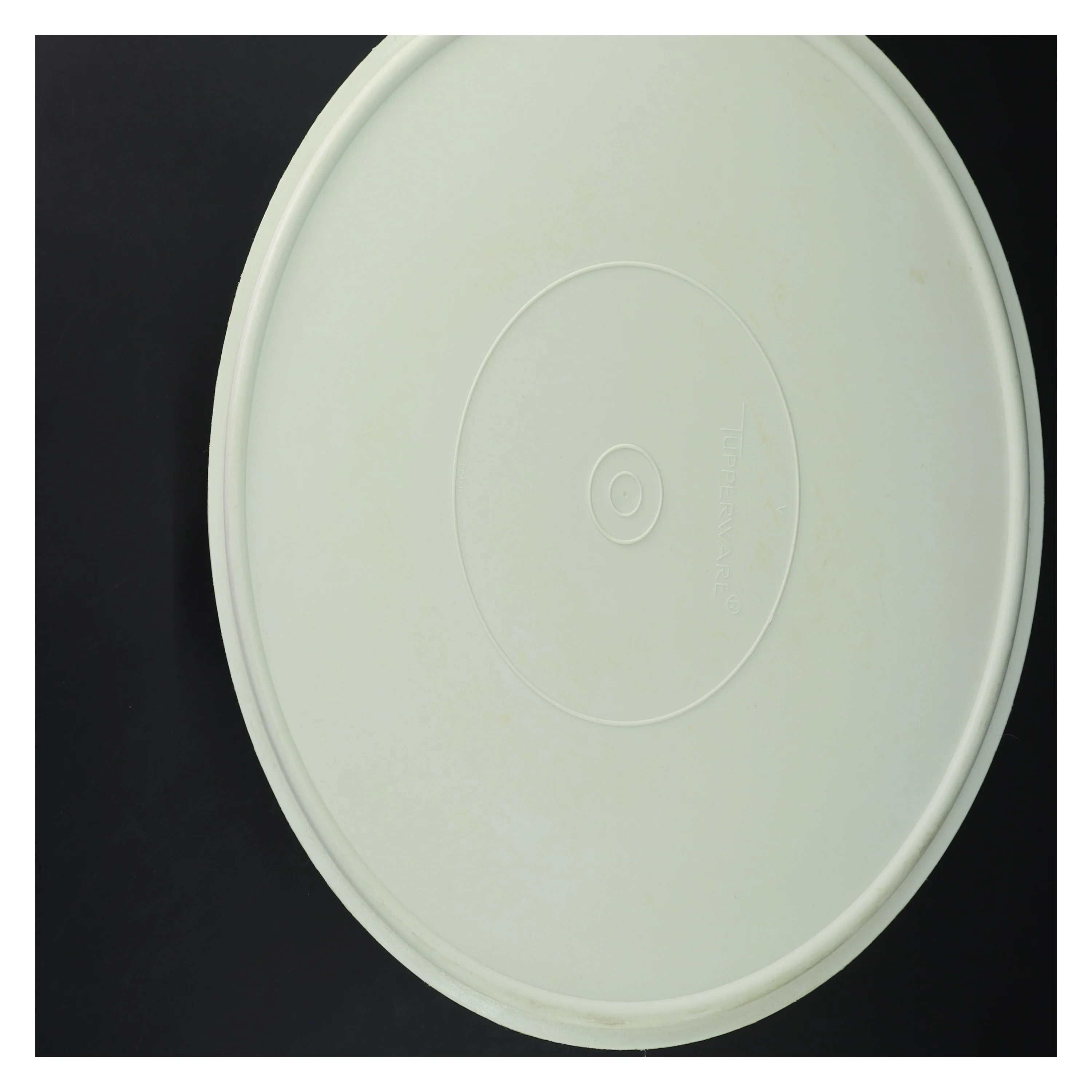 Plastikskål med låg fra Tupperware (str. Ø 33 cm)