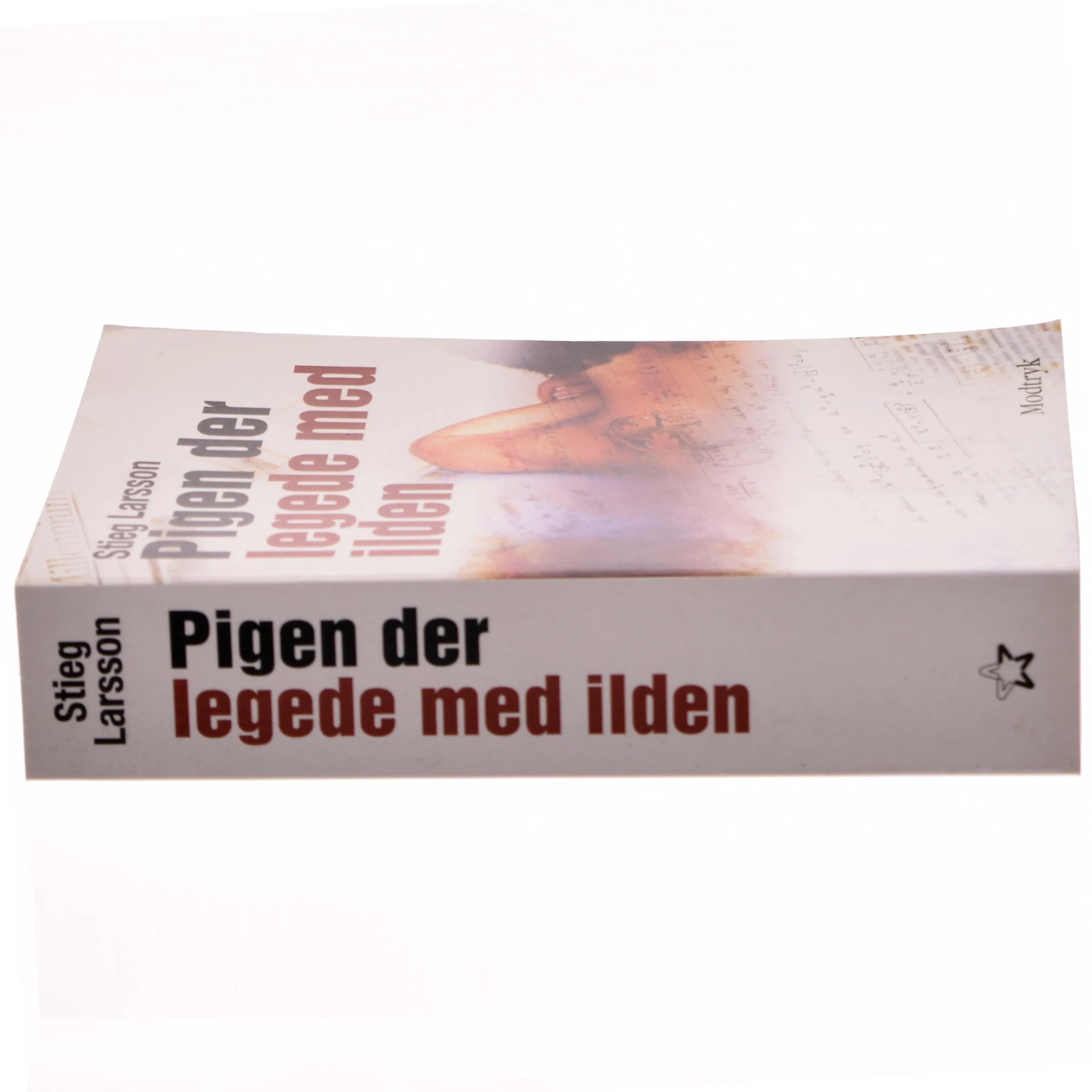 Pigen Der Legede Med Ilden (Millennium, 2. Bind) af Stieg Larsson (Bog)