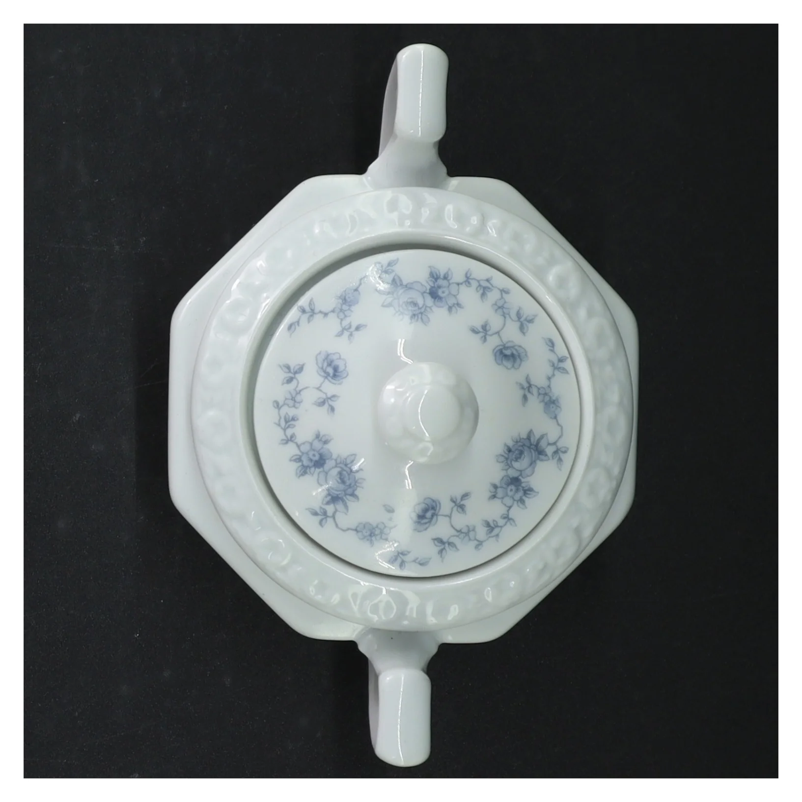 Sukkerskål med låg og blomstermotiv fra Rosenthal (str. H. 10,5 cm. b. 16 cm)