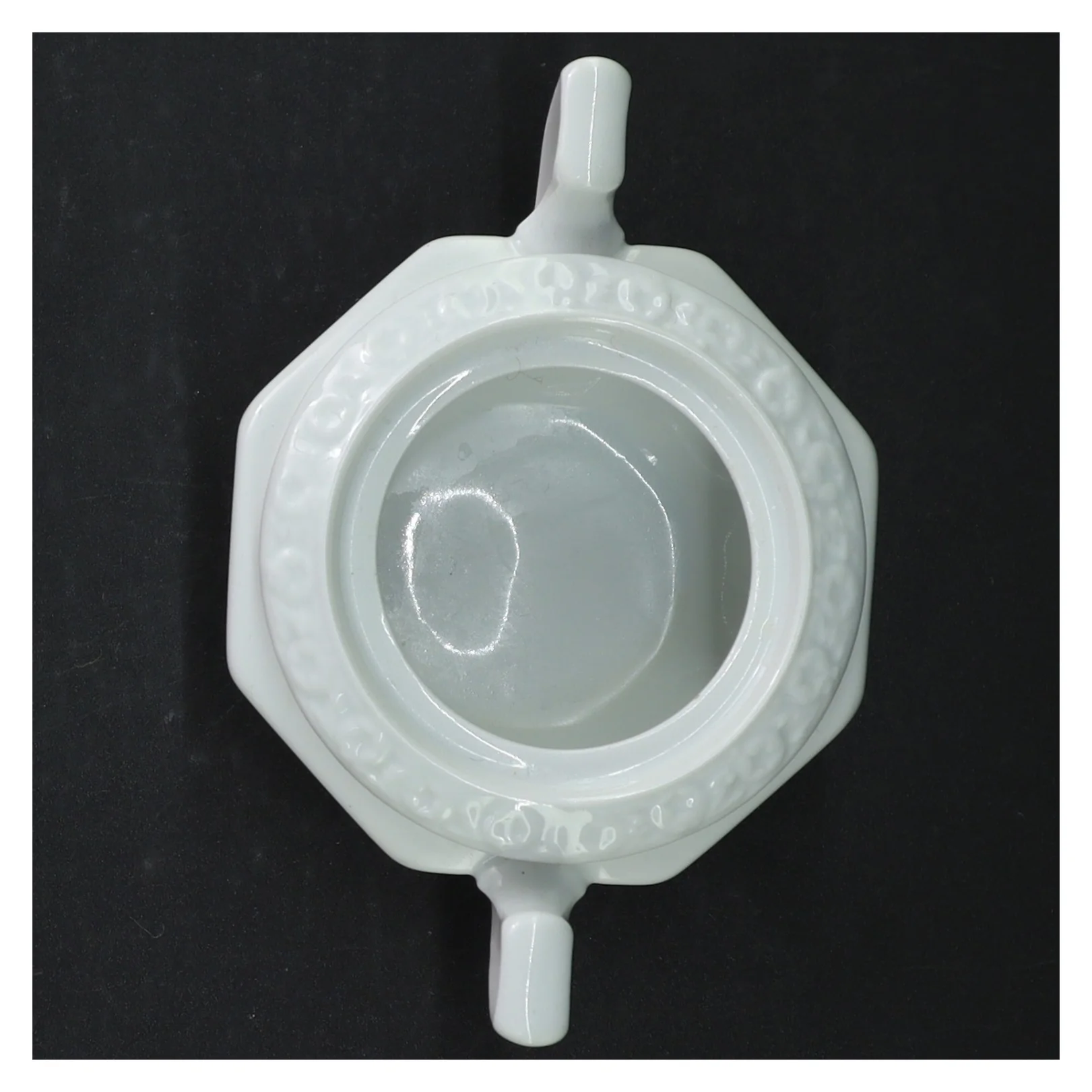 Sukkerskål med låg og blomstermotiv fra Rosenthal (str. H. 10,5 cm. b. 16 cm)