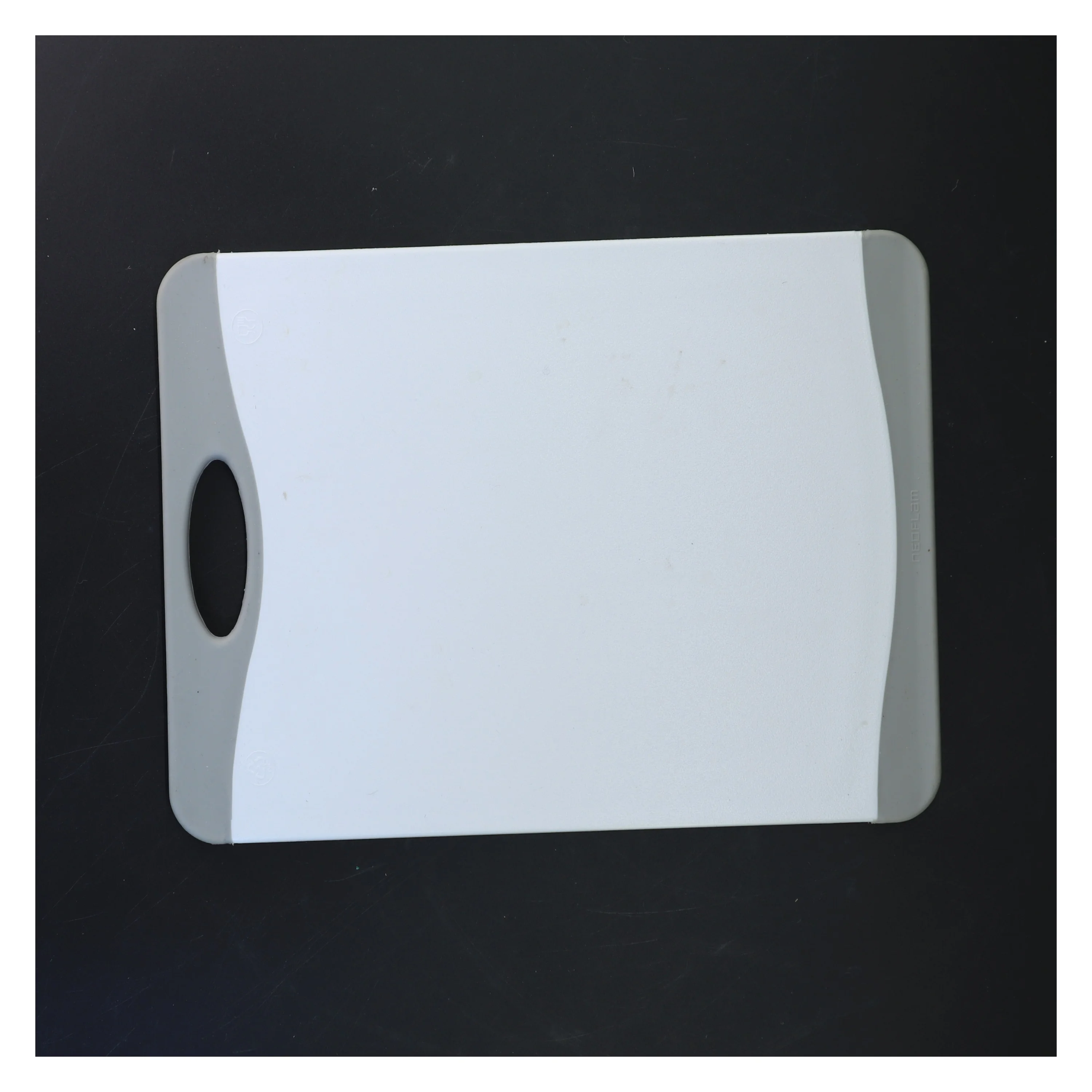 Skærebræt i plast fra Neoflam (str. 29x20 cm)