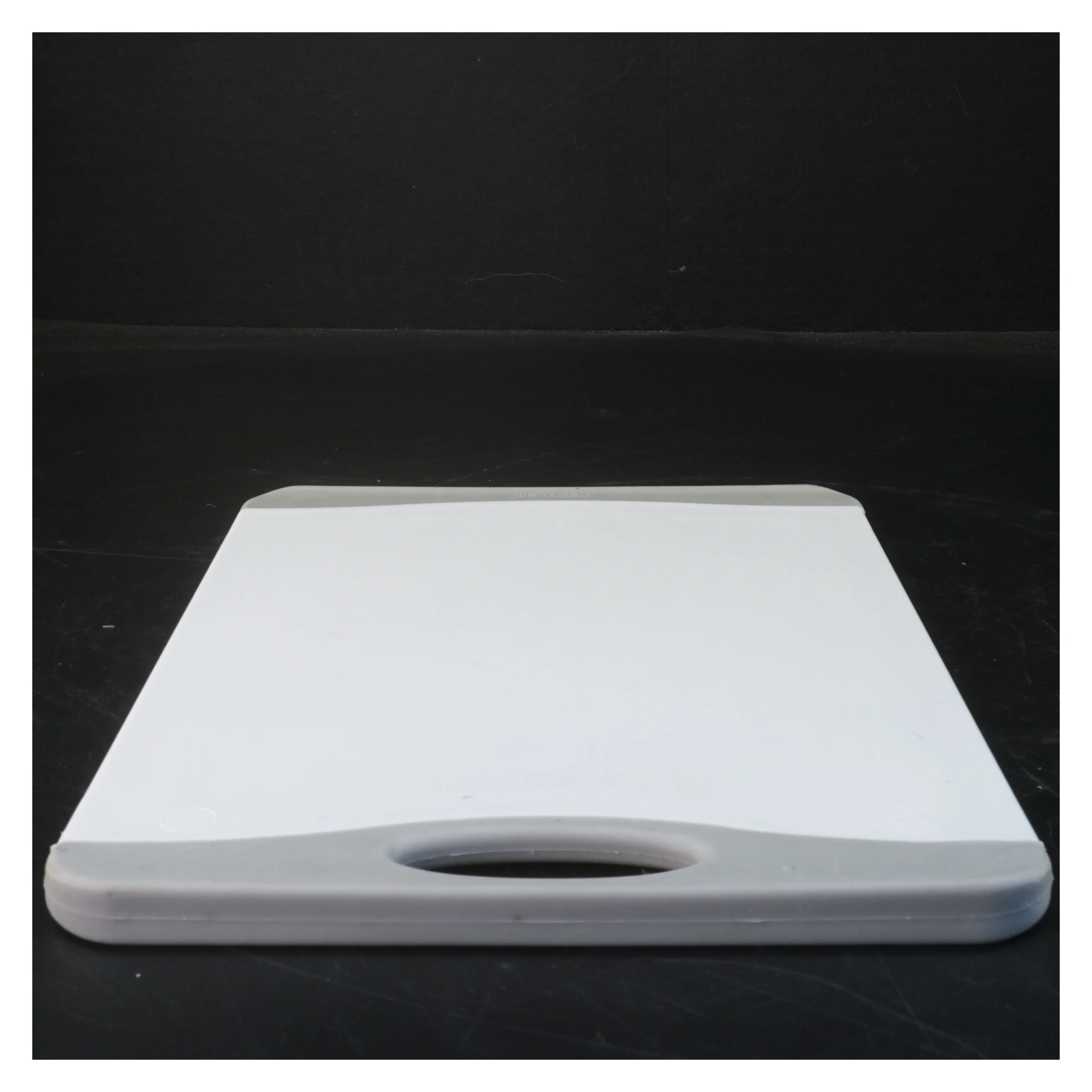 Skærebræt i plast fra Neoflam (str. 29x20 cm)