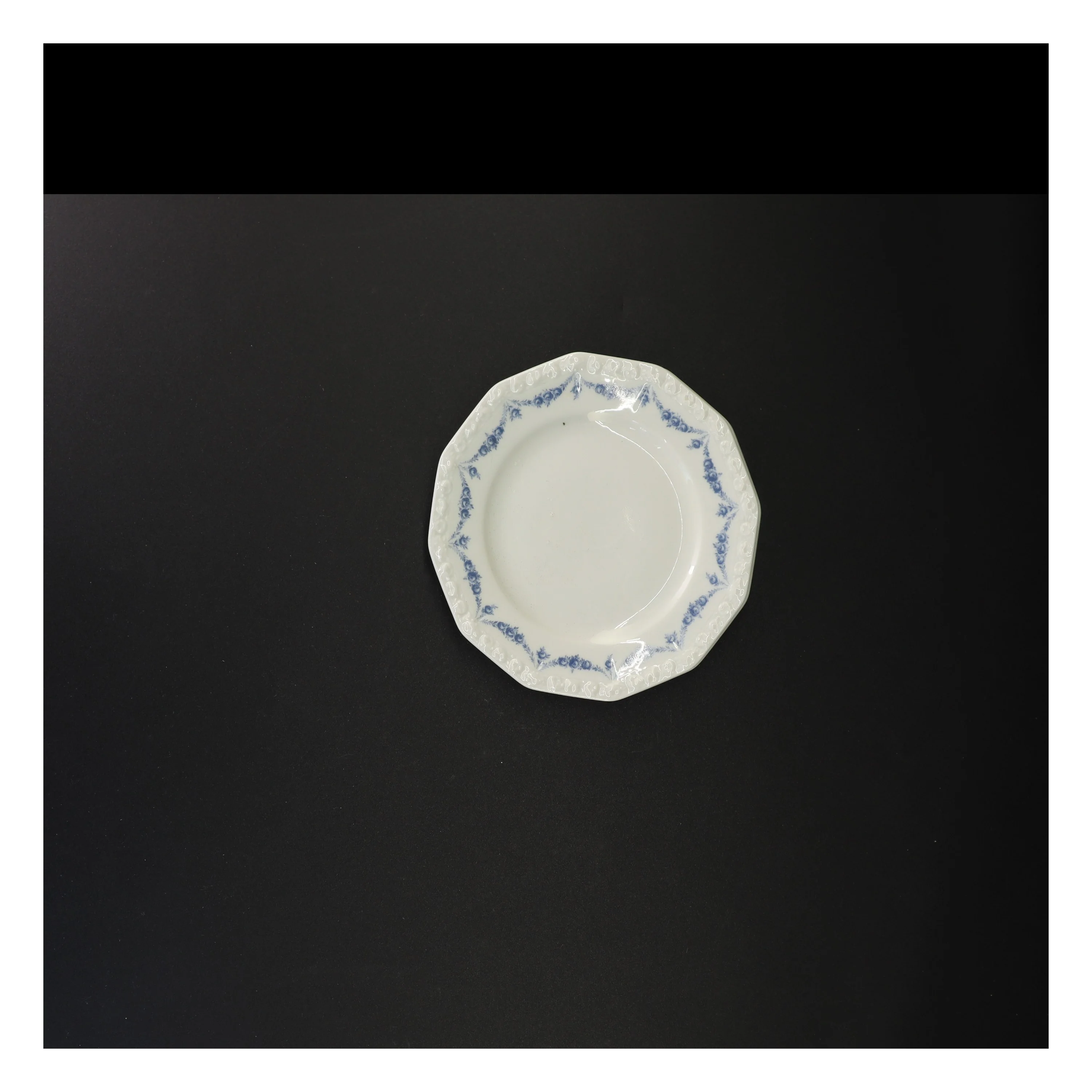 2 tallerkener med blåt blomstermønster fra Rosenthal (str. Diameter 15 cm)