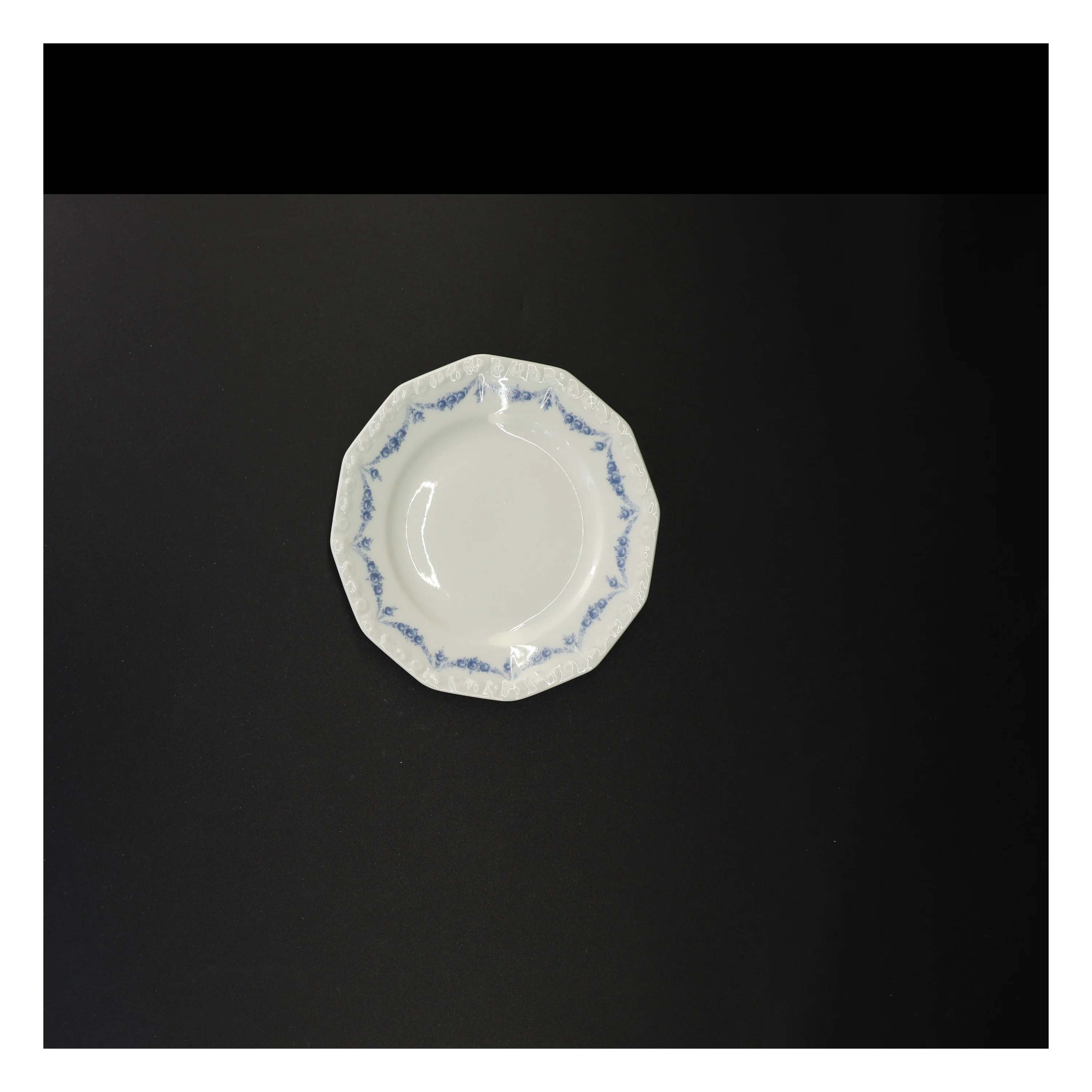 2 tallerkener med blåt blomstermønster fra Rosenthal (str. Diameter 15 cm)