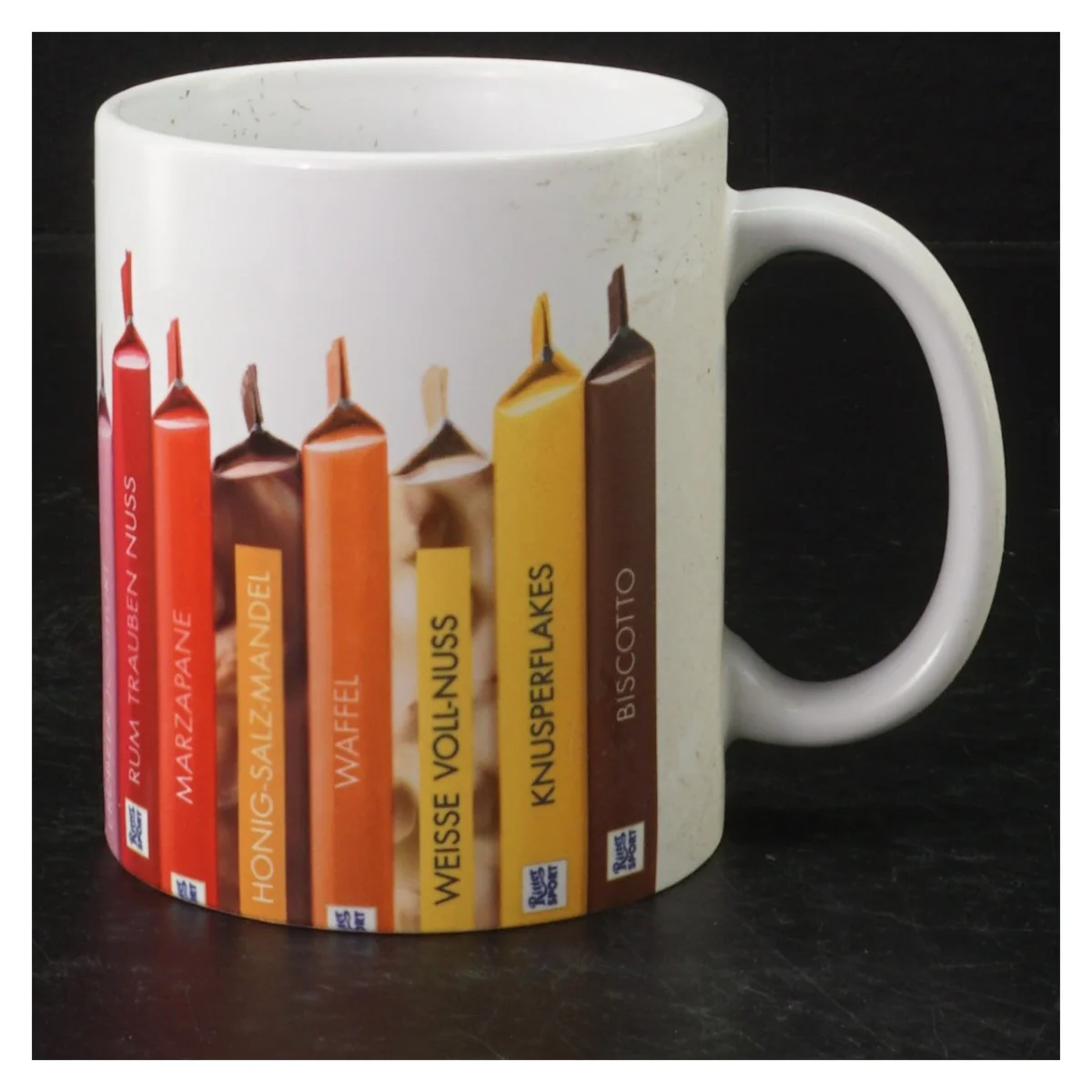 Krus med tema (str. H. 10 cm. ø. 8 cm)