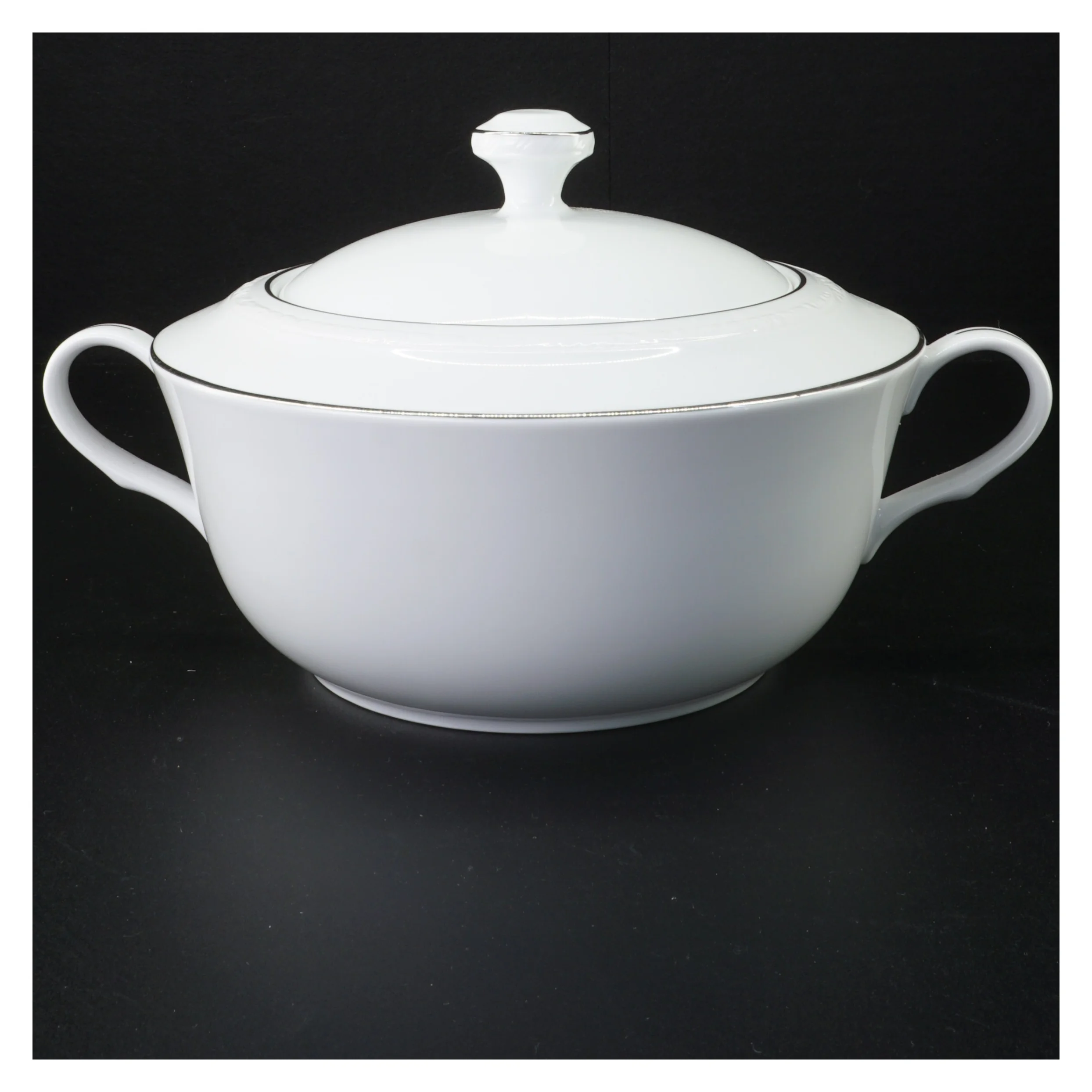 Suppeterrin med låg, hvid fra Goldmark (str. 29 x 16 cm)