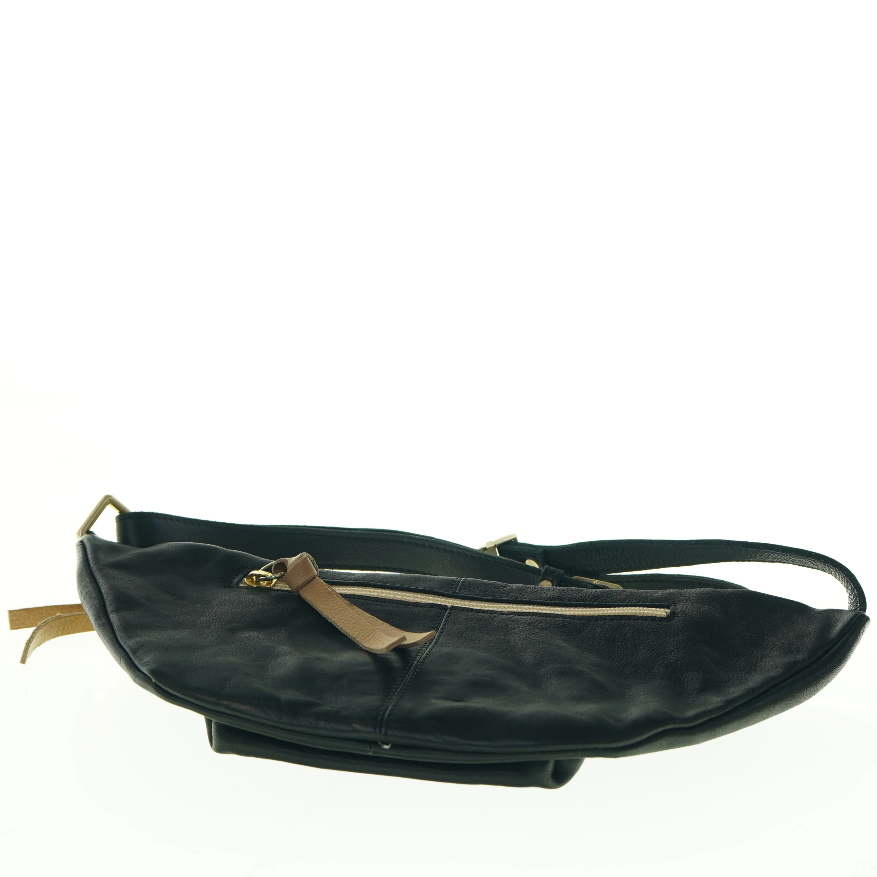 Sort skuldertaske med lynlåse fra Maand (str. 35 x 18 cm)