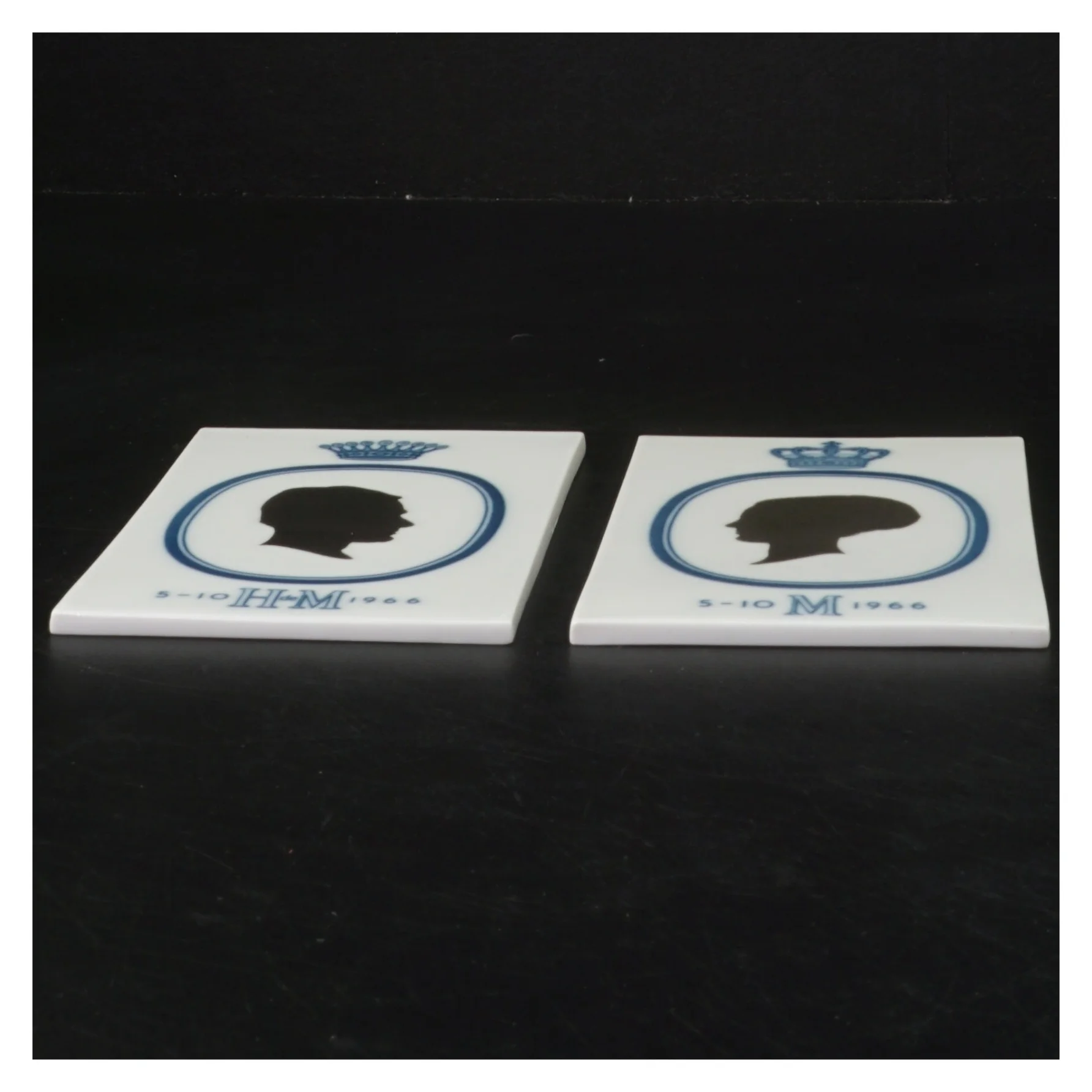  Dronning Margrethe og Prins Henrik platter fra Royal Copenhagen (str. 13x9 cm)