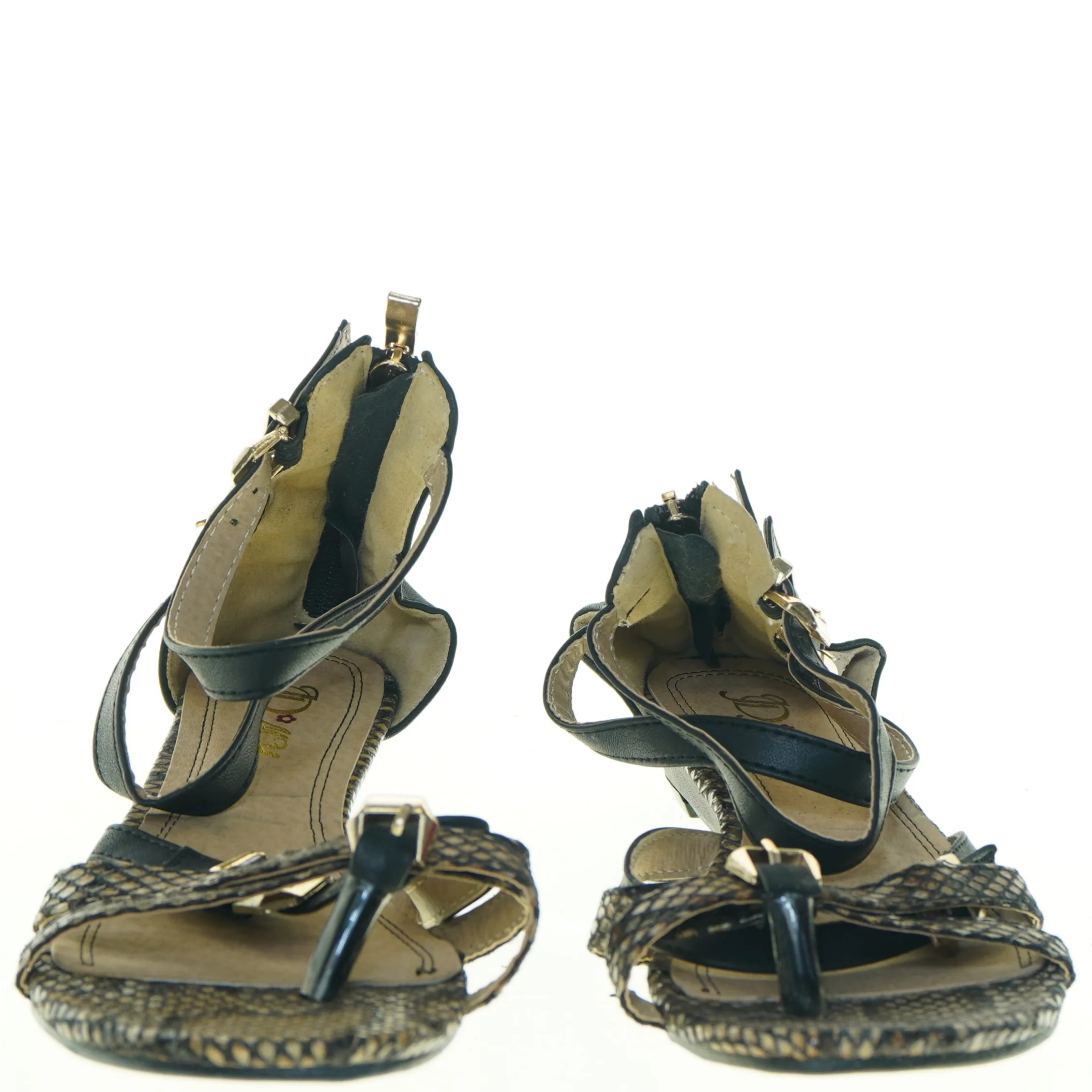 Sorte sandaler med hæl og lynlås (str. 37)