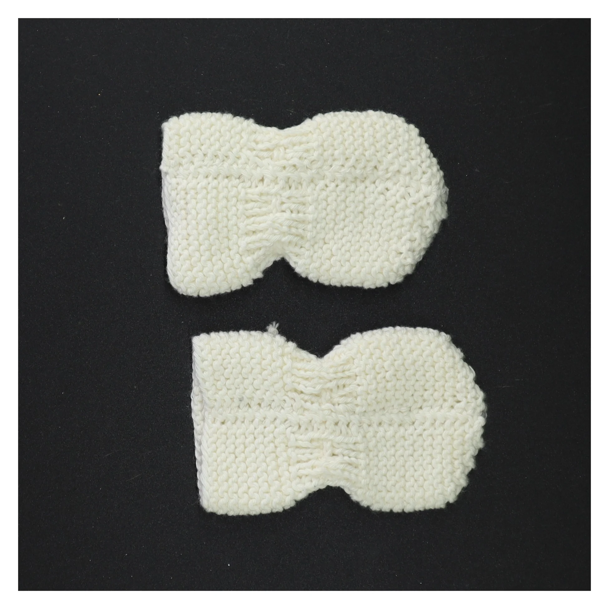 Håndstrikkede babyvanter (str. 11 cm)