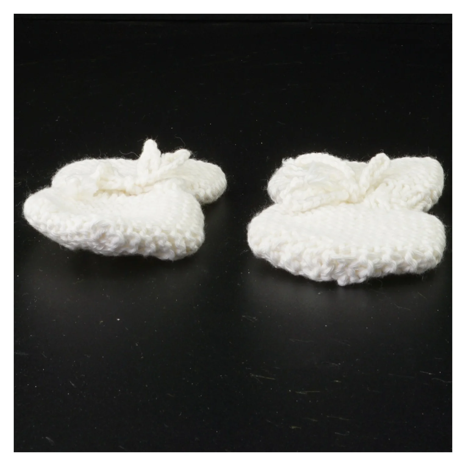 Håndstrikkede babyvanter (str. 11 cm)