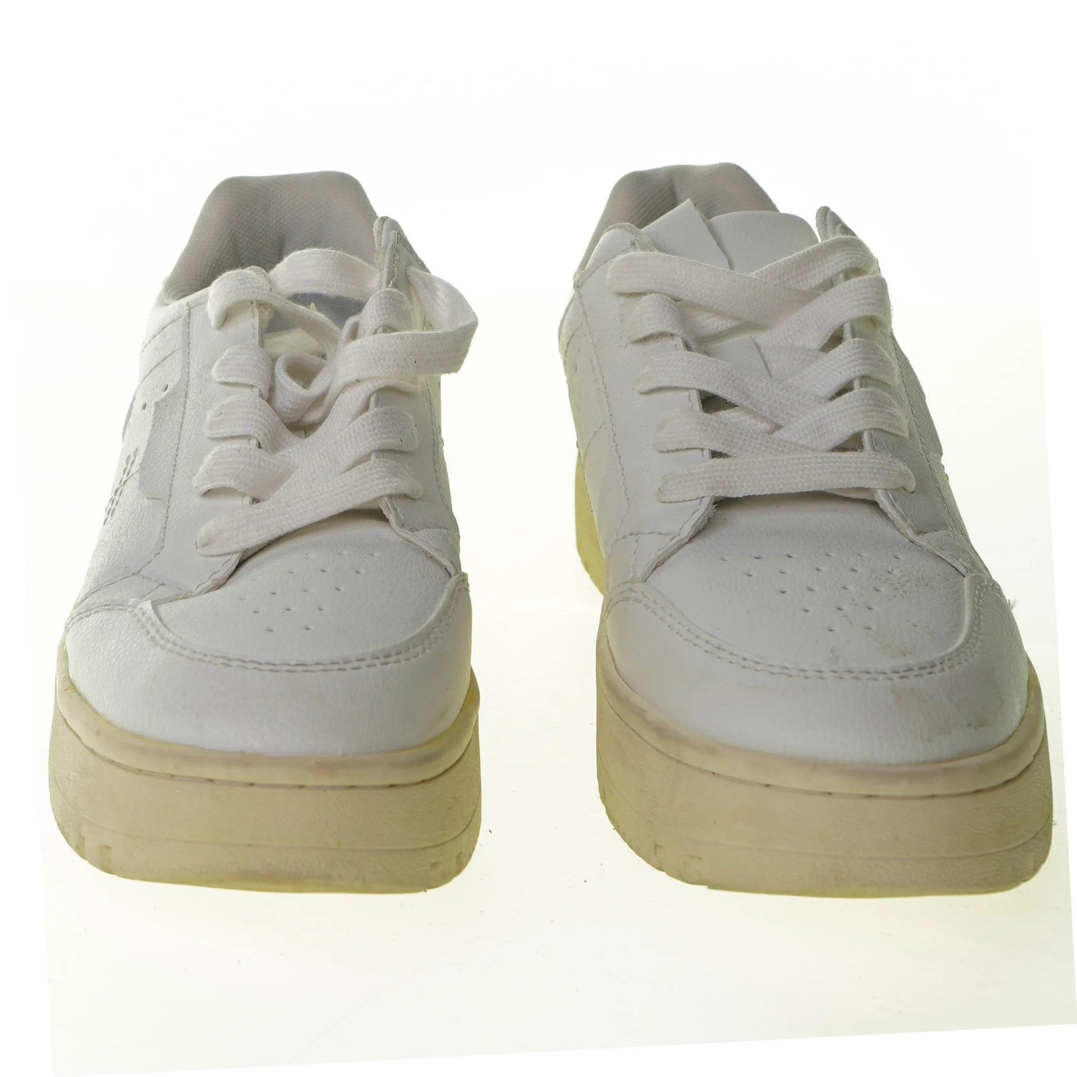 Hvide sneakers fra Zara (str. 36)