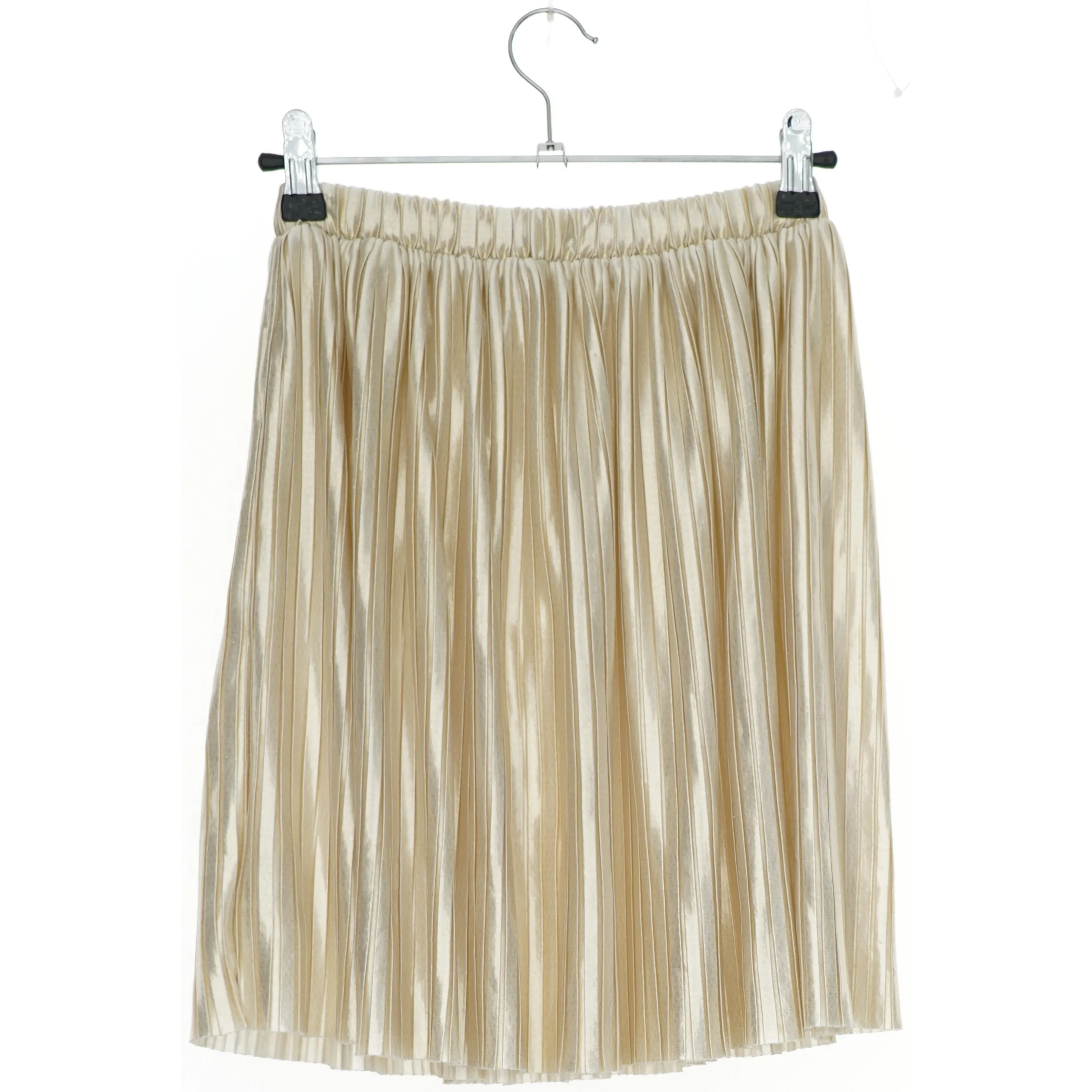 Plisseret nederdel i beige fra H&M (str. 116)