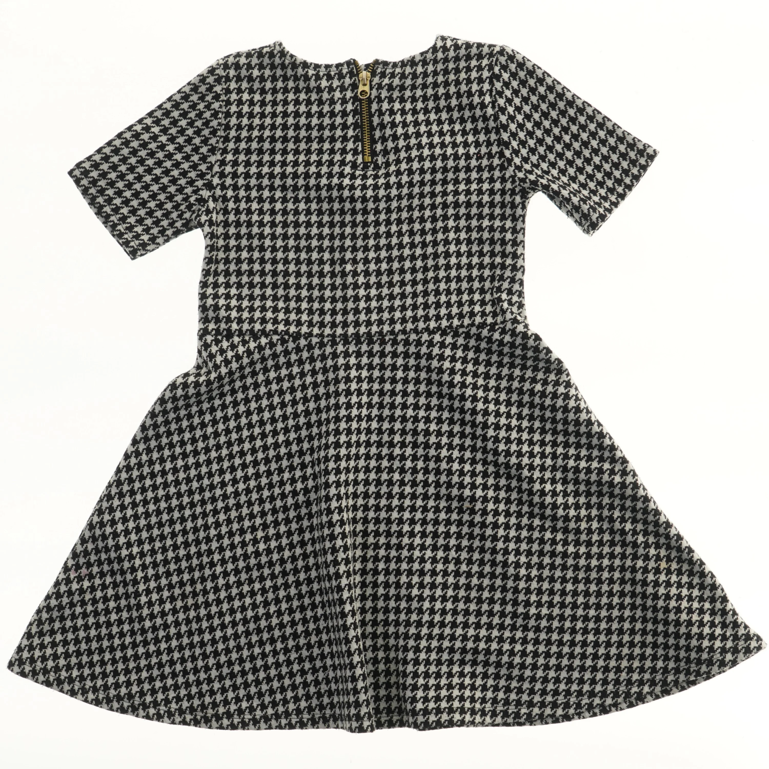 Kortærmet kjole med mønster fra H&M (str. 128)