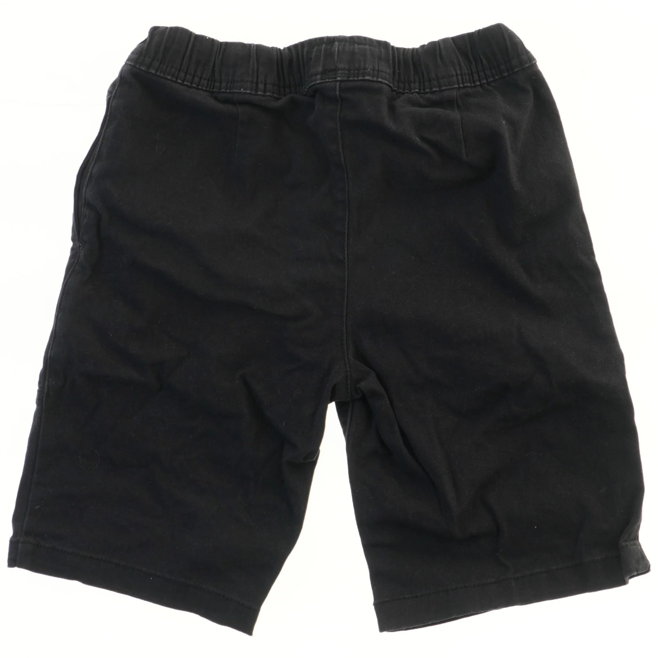 Sort shorts med elastisk talje fra Zoltan (str. 128)