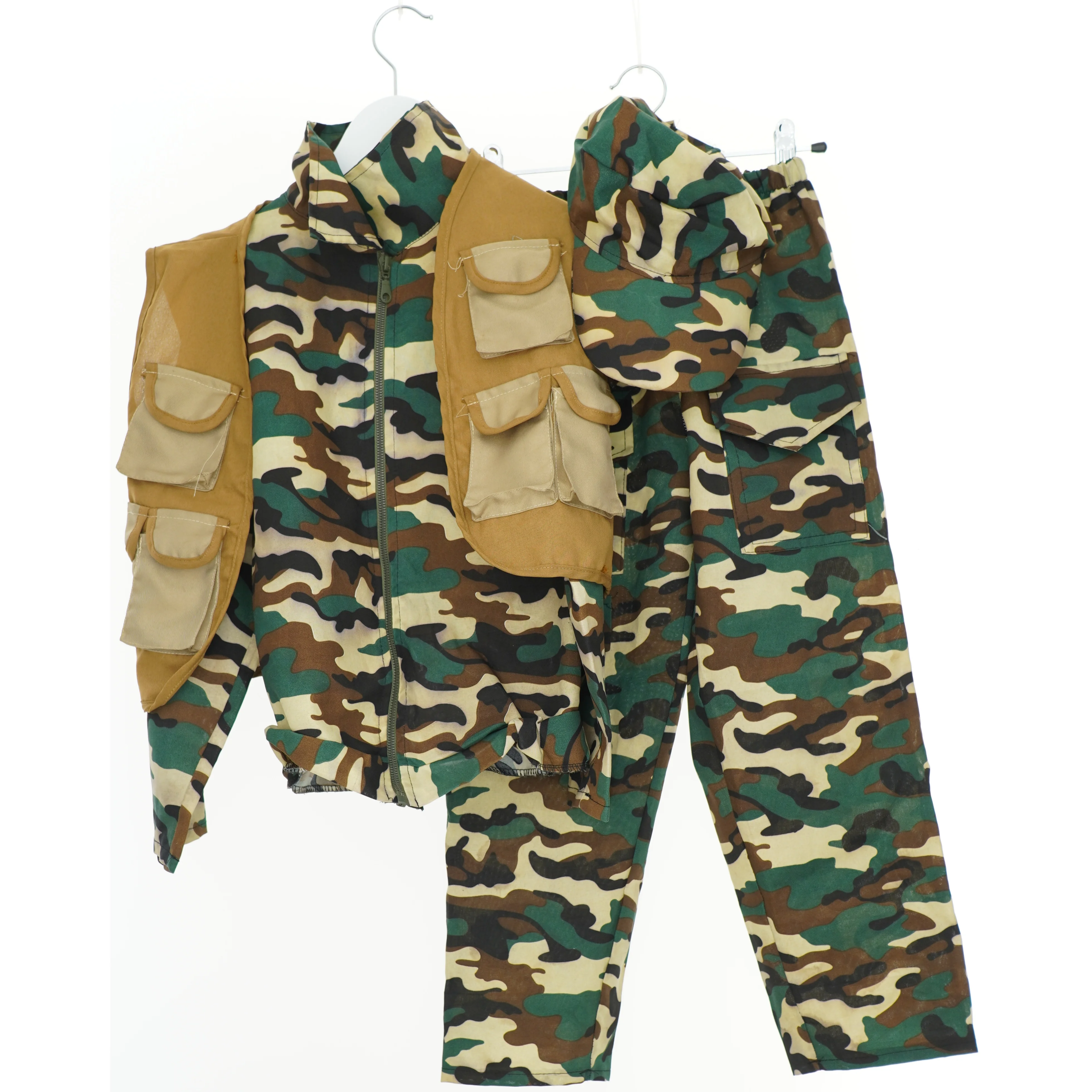 Camouflage sæt med vest (str. L)